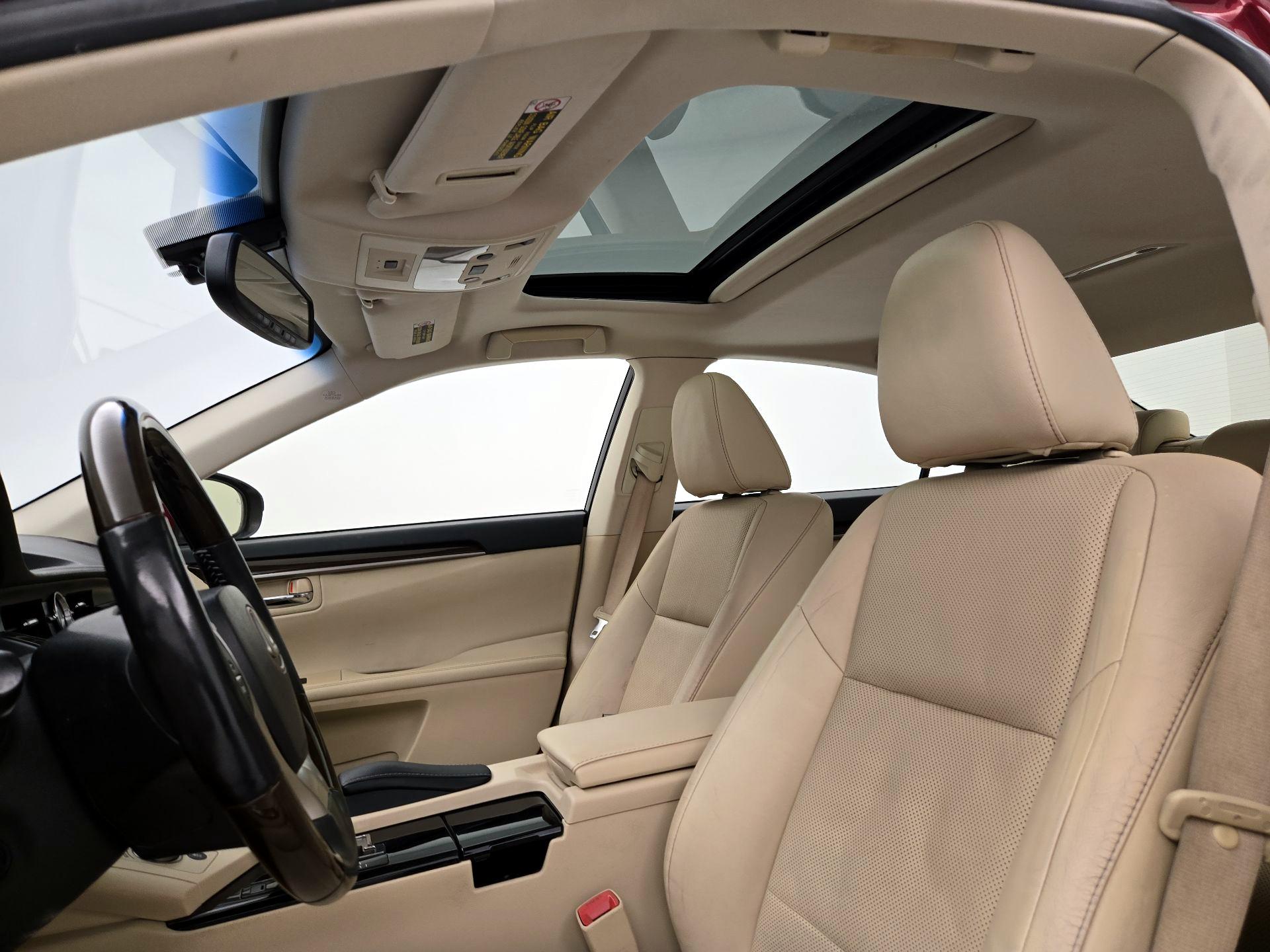 Thumbnail: 2014 Lexus ES - 20