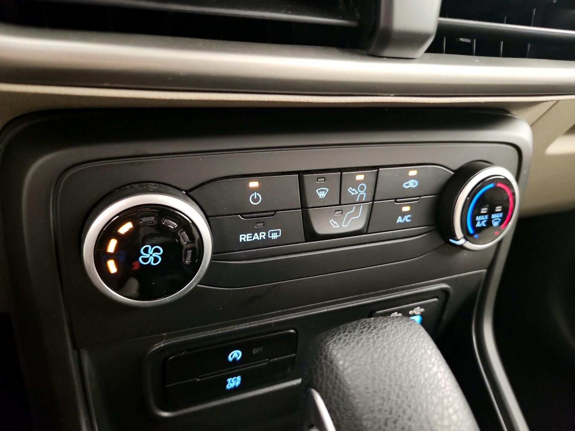 Thumbnail: 2019 Ford EcoSport - 16