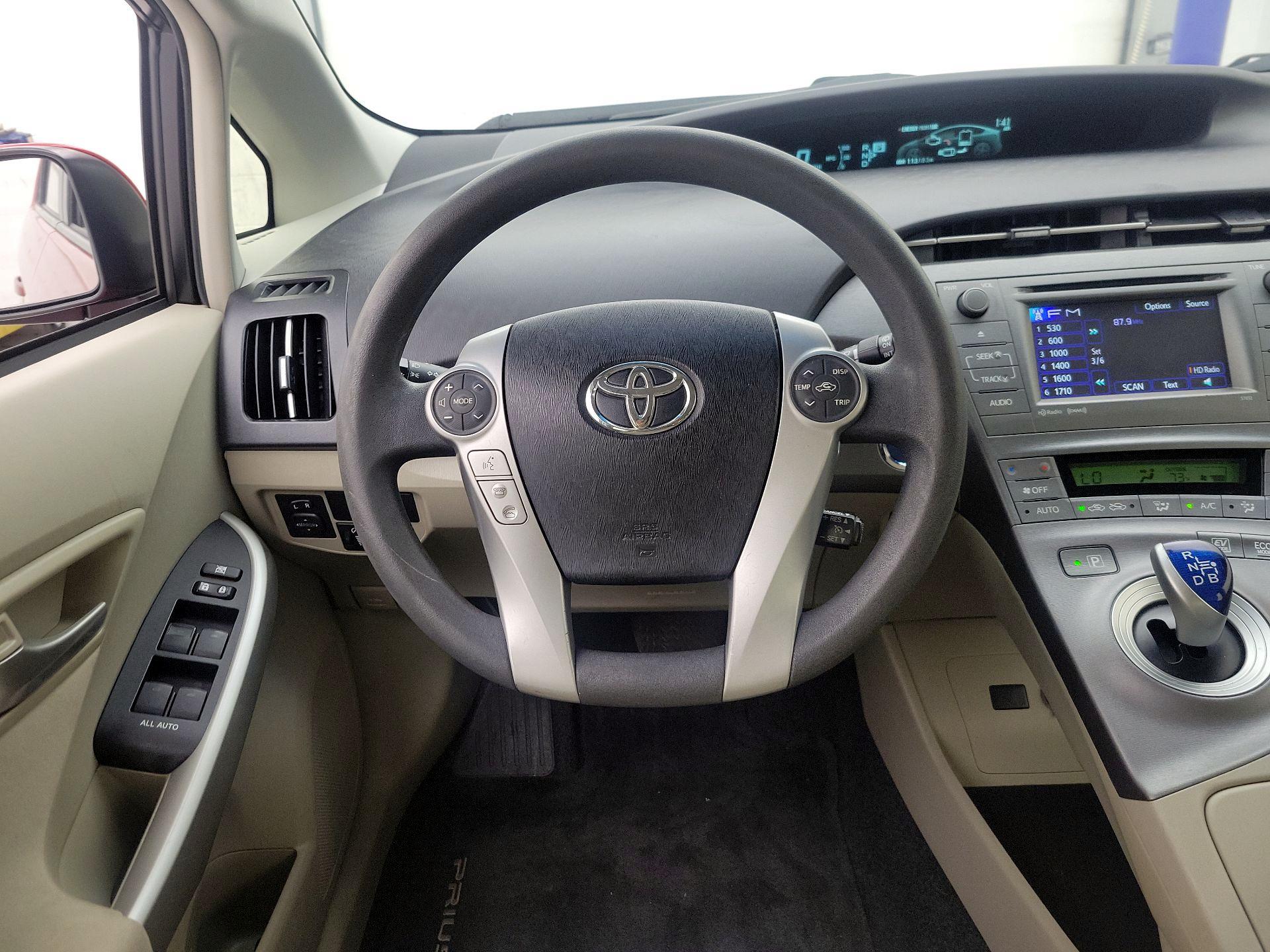 Thumbnail: 2014 Toyota Prius - 10