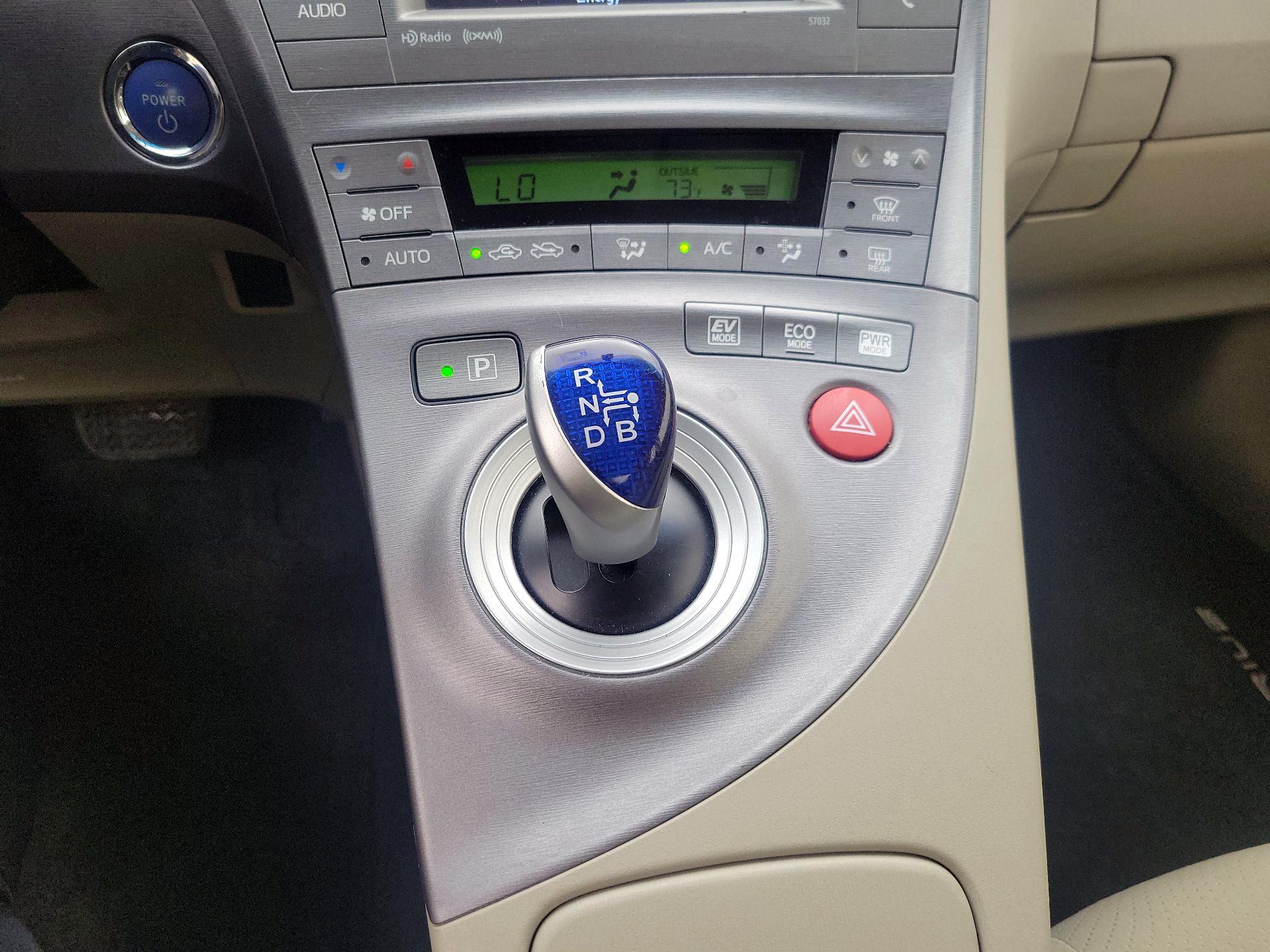 Thumbnail: 2014 Toyota Prius - 17