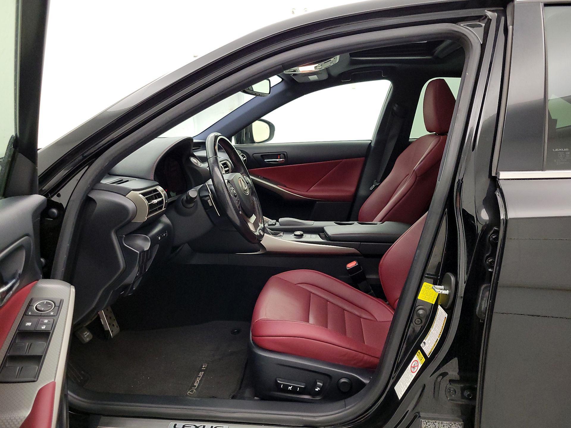 Thumbnail: 2016 Lexus IS - 11