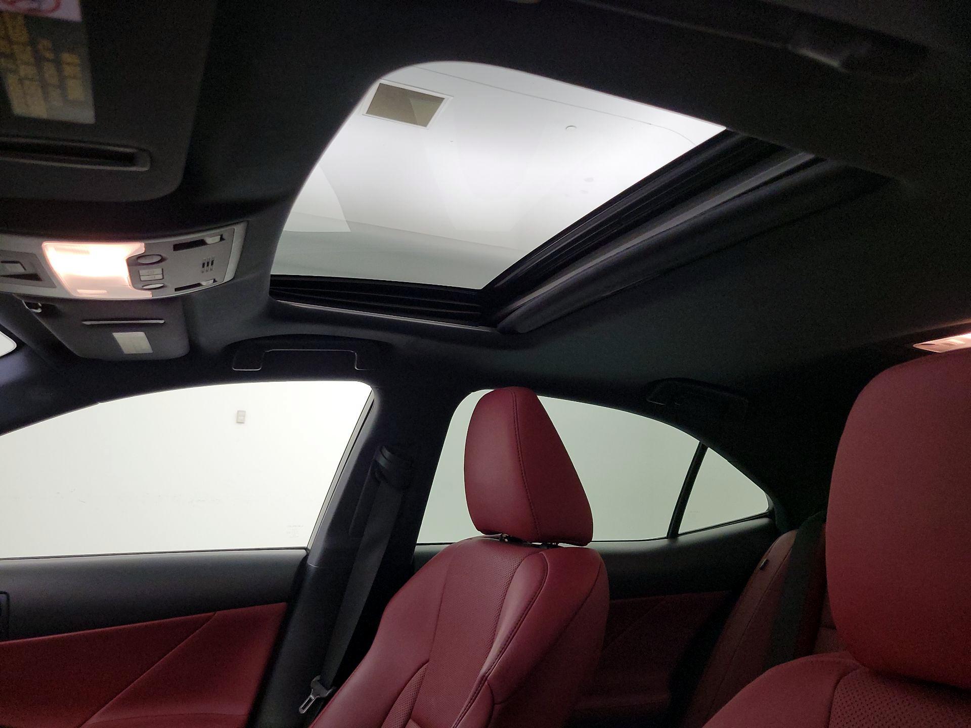 Thumbnail: 2016 Lexus IS - 17