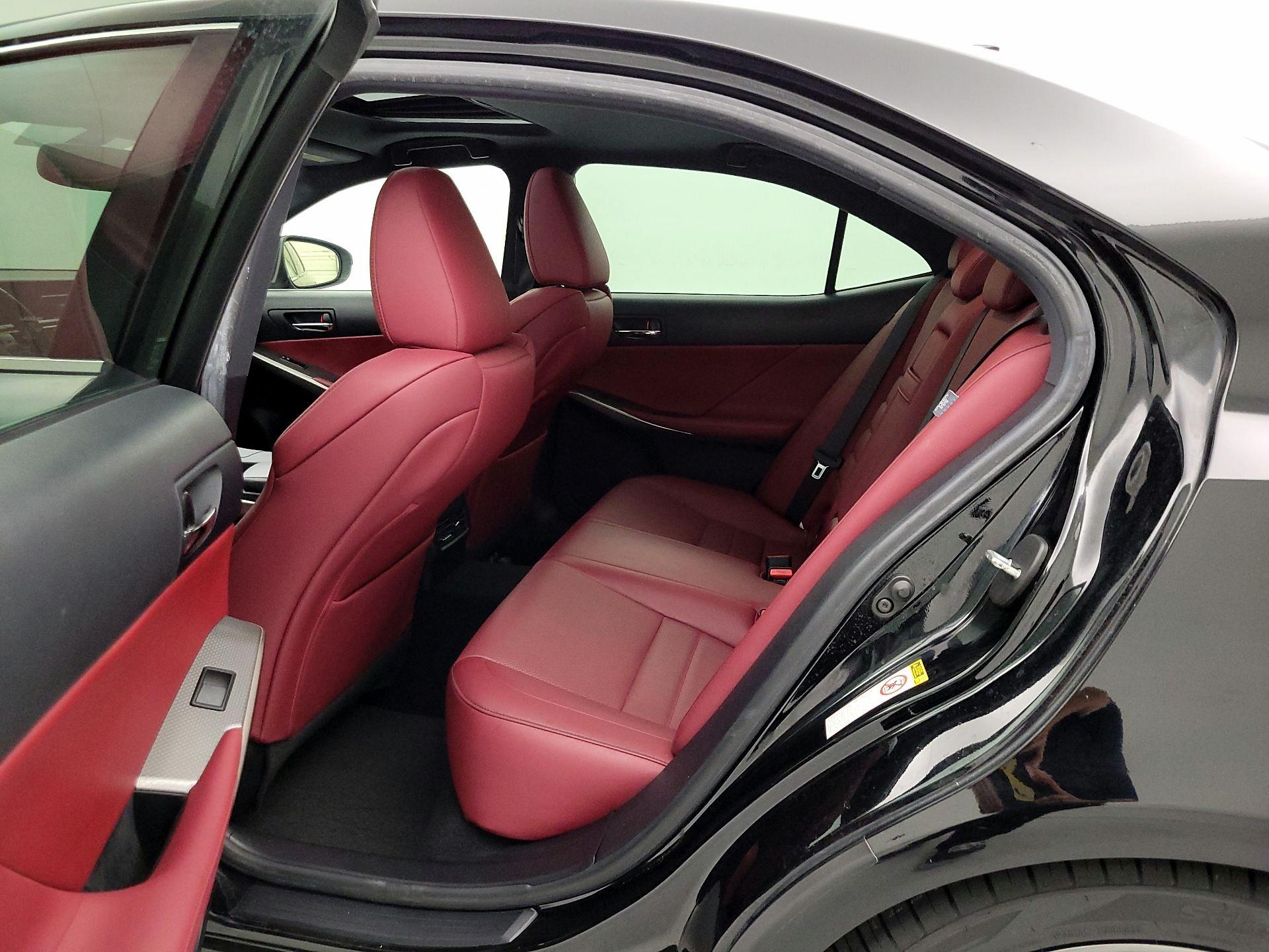 Thumbnail: 2016 Lexus IS - 18