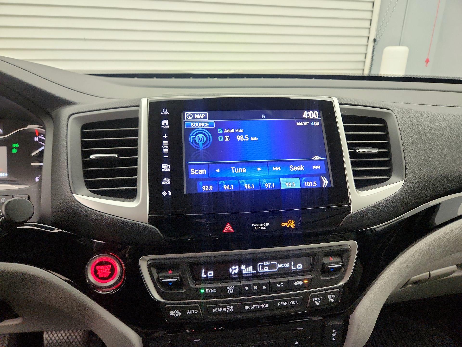 Thumbnail: 2017 Honda Pilot - 16