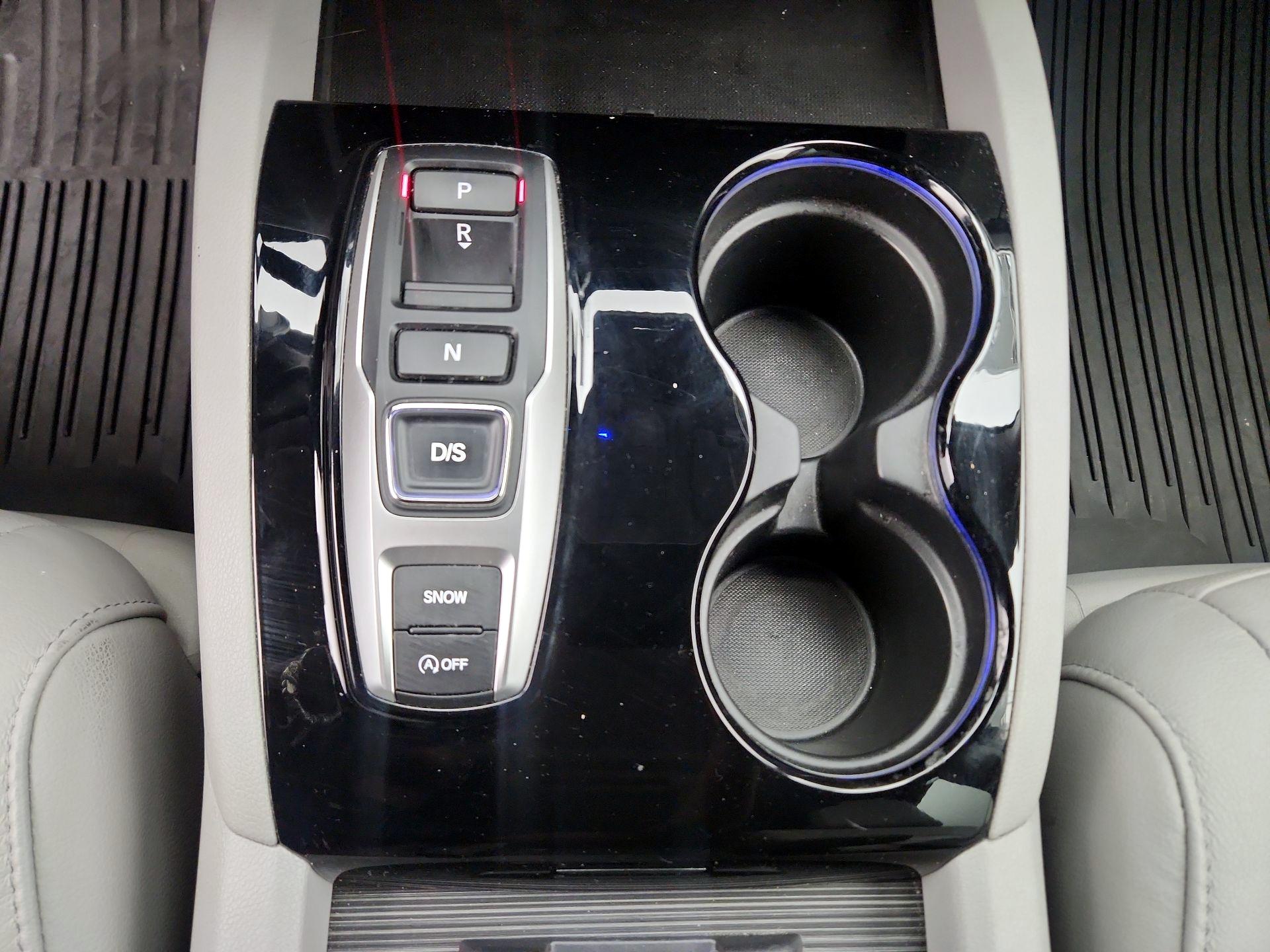 Thumbnail: 2017 Honda Pilot - 18