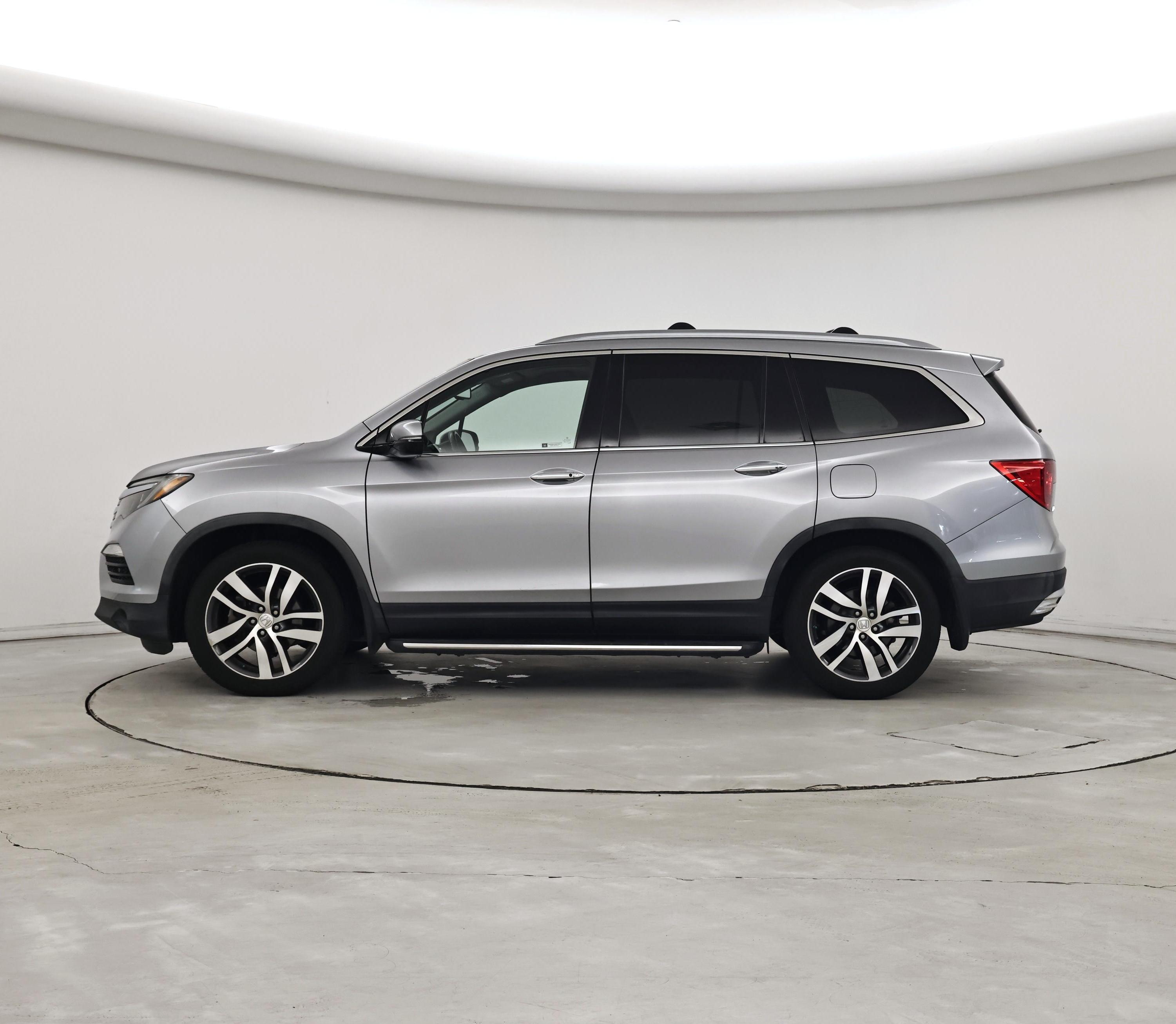 Thumbnail: 2017 Honda Pilot - 3