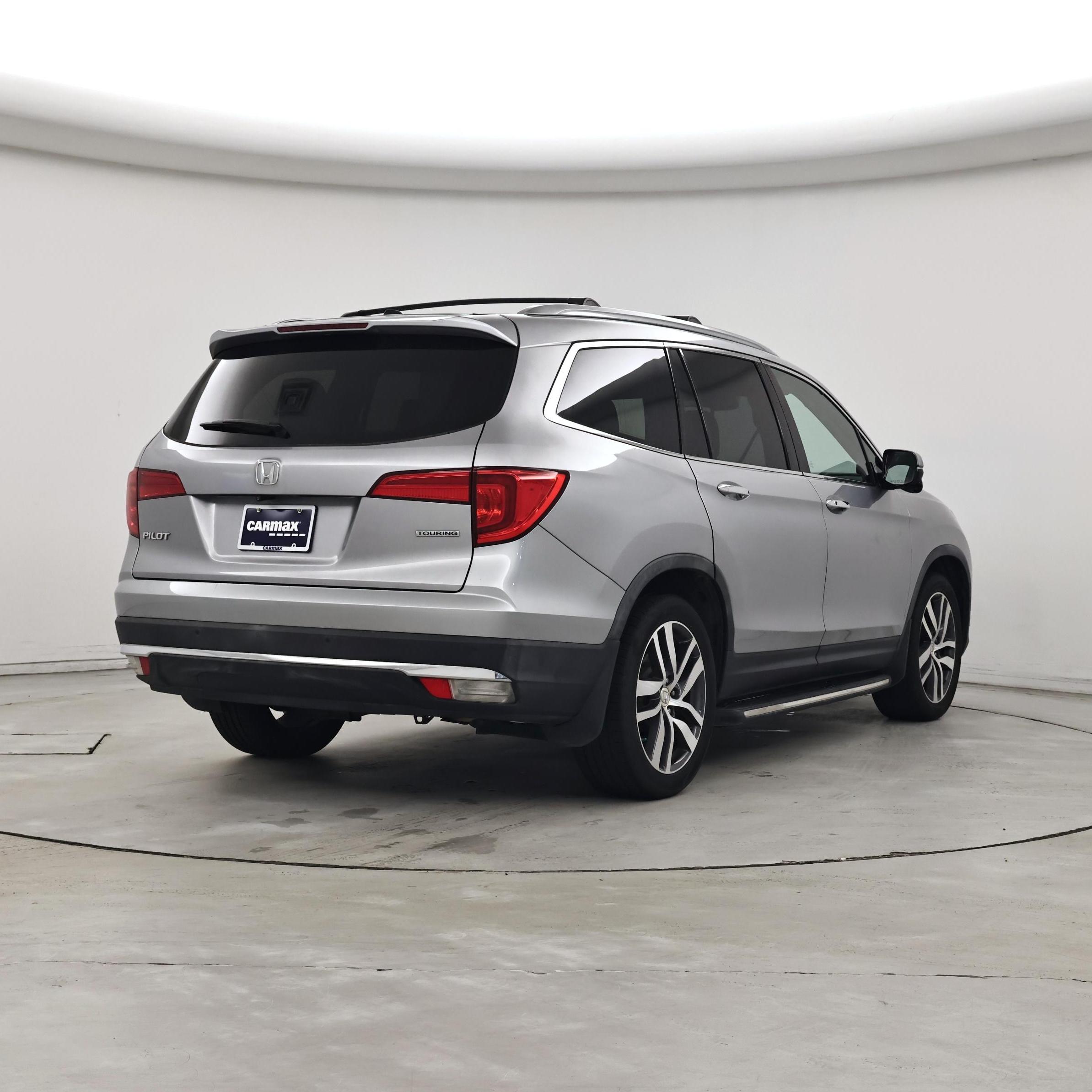 Thumbnail: 2017 Honda Pilot - 8