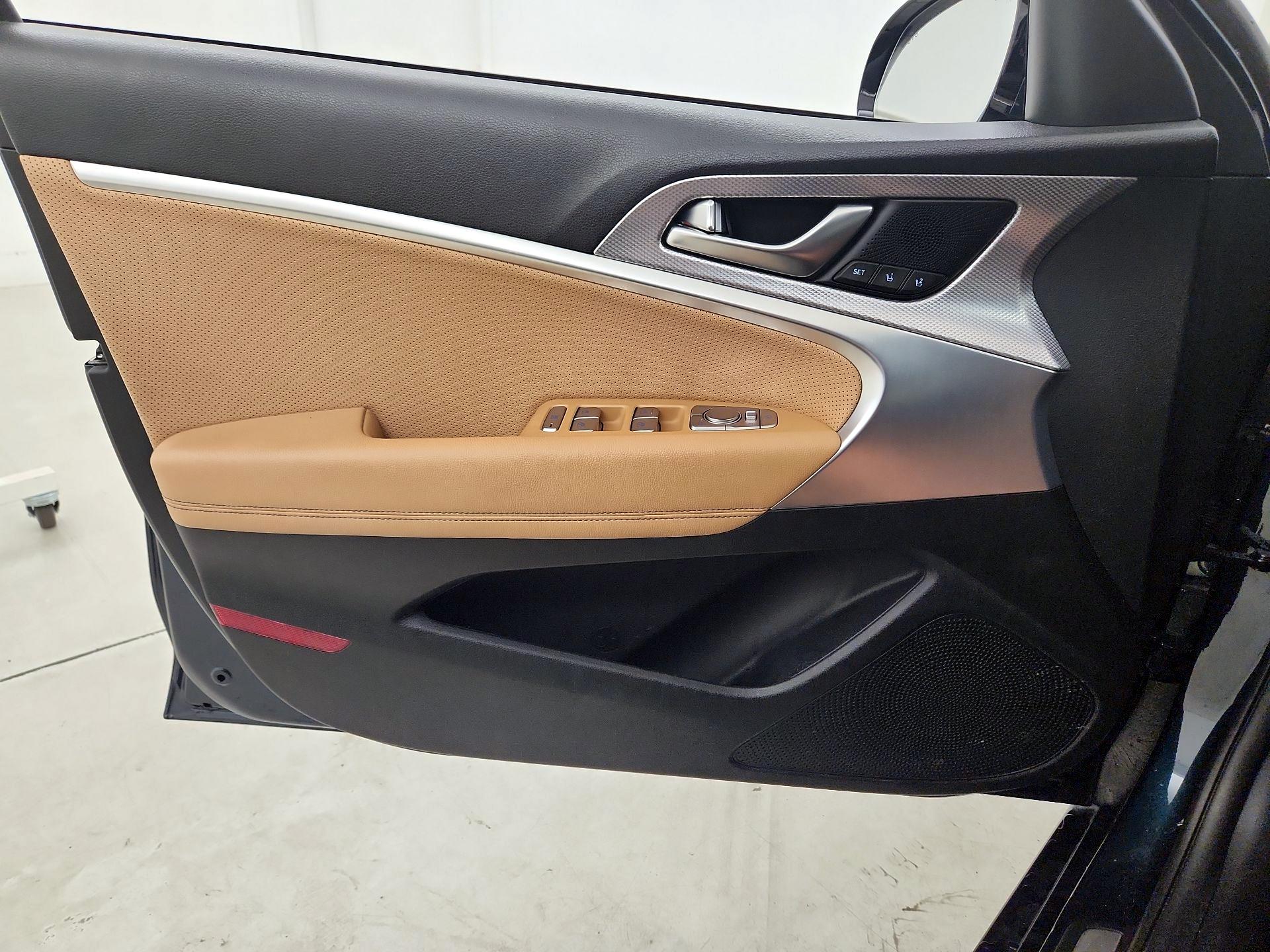 Thumbnail: 2022 Genesis G70 - 12