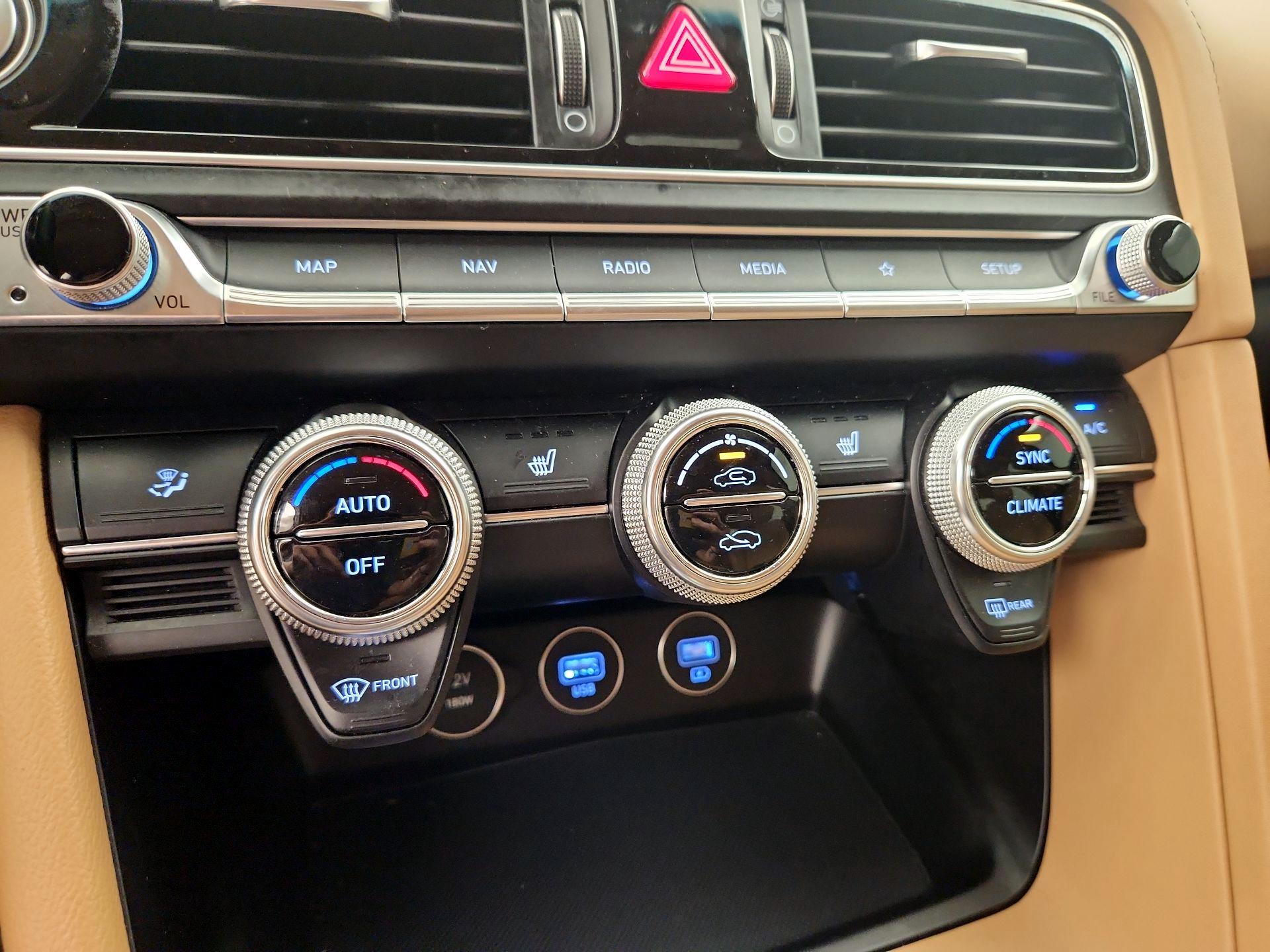 Thumbnail: 2022 Genesis G70 - 17