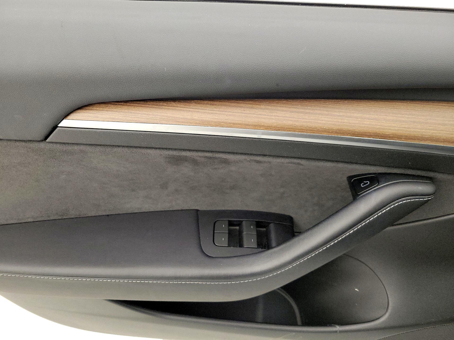 Thumbnail: 2023 Tesla Model 3 - 12