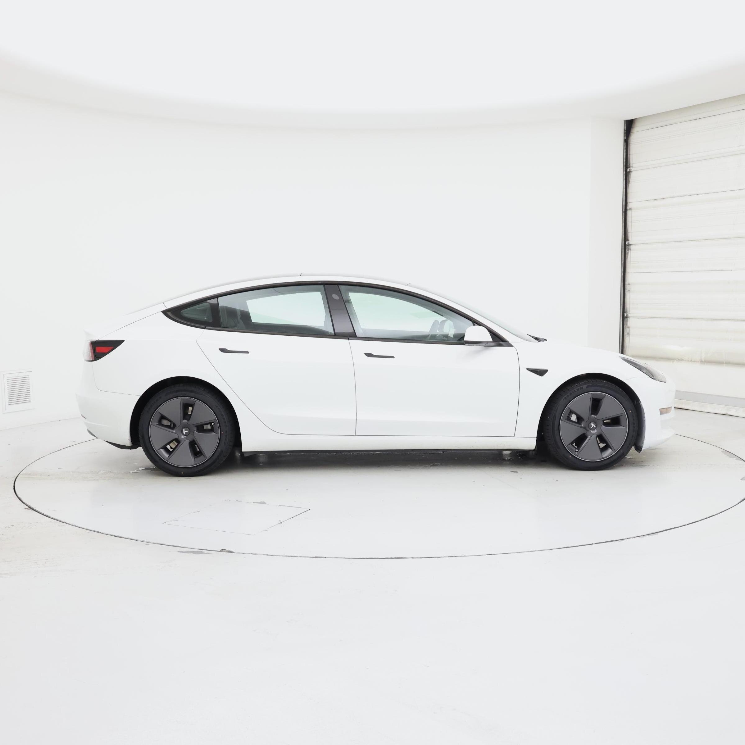 Thumbnail: 2023 Tesla Model 3 - 7