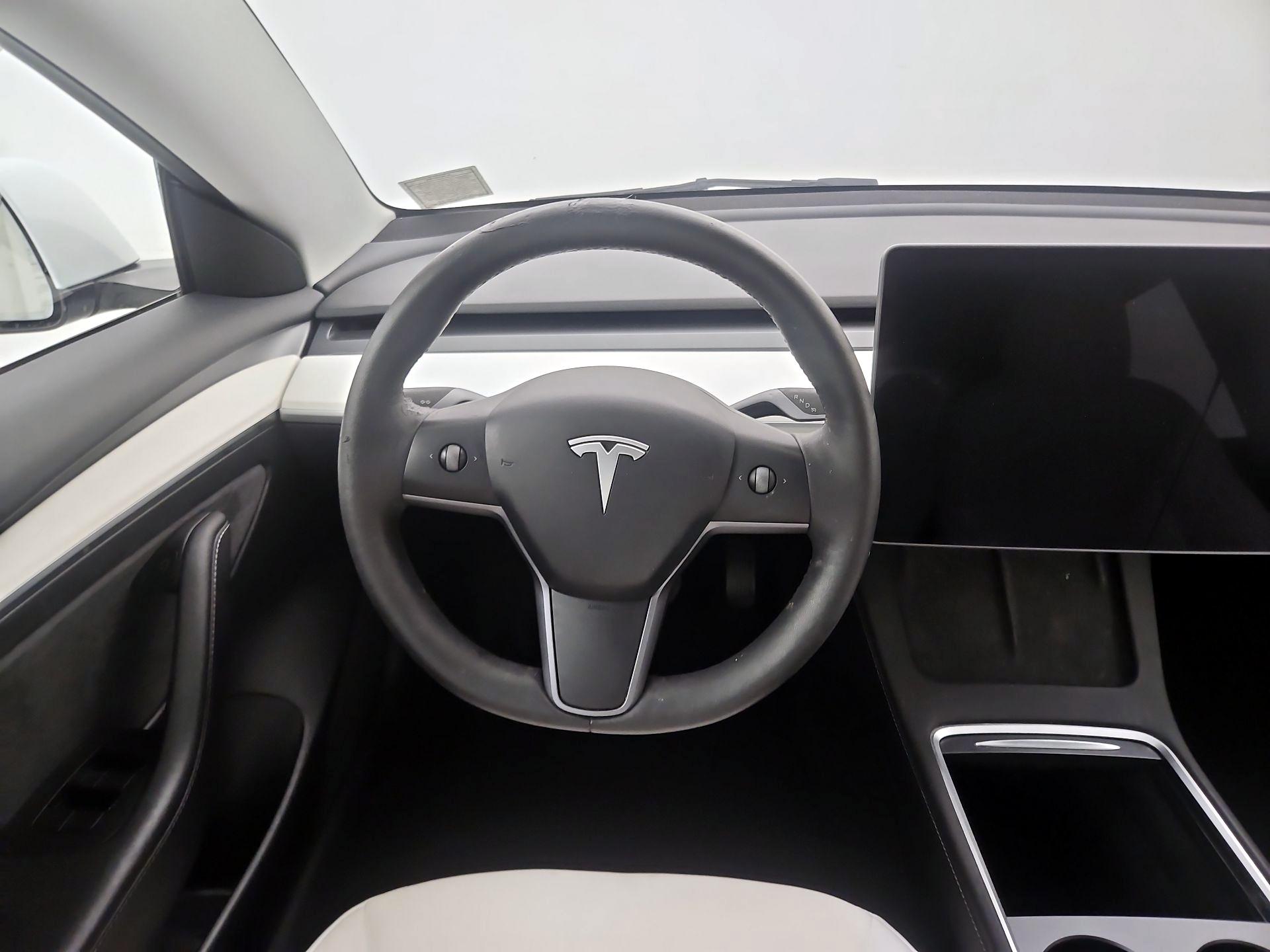 Thumbnail: 2023 Tesla Model 3 - 10