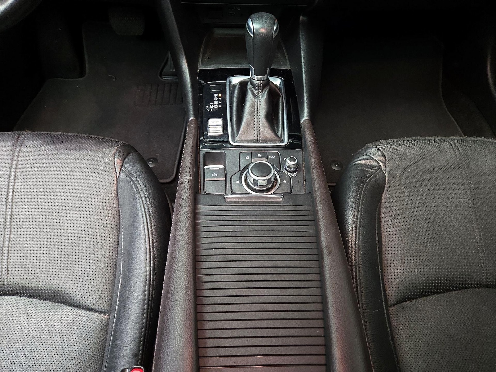 2018 Mazda Mazda3 Grand Touring - Photo 19