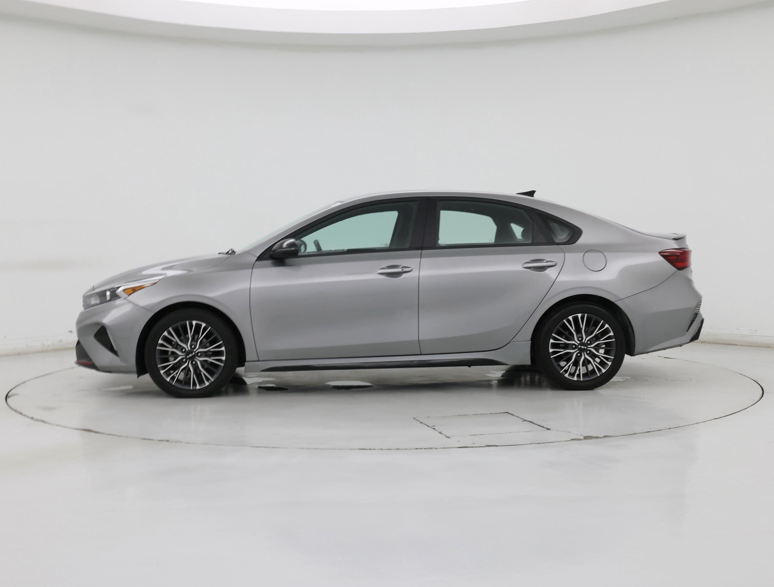 Thumbnail: 2024 Kia Forte - 3