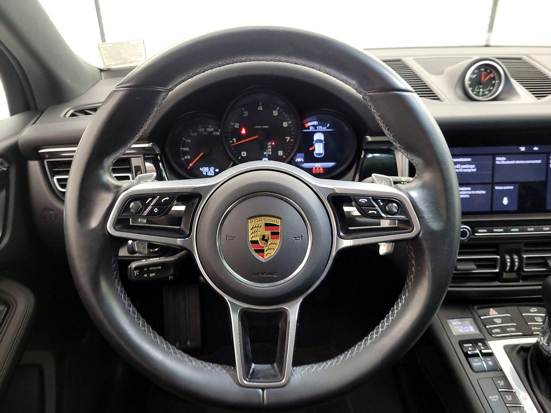 Thumbnail: 2021 Porsche Macan - 10