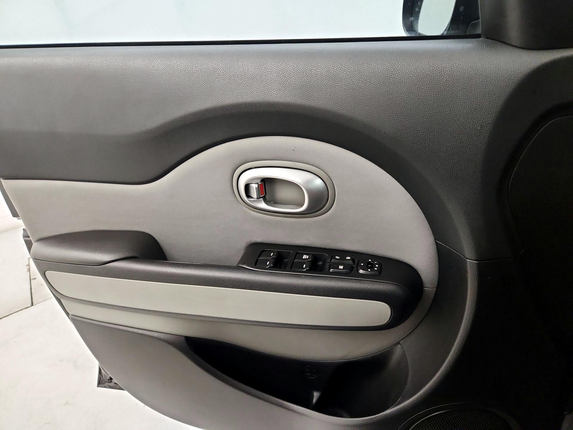 Thumbnail: 2015 Kia Soul - 12