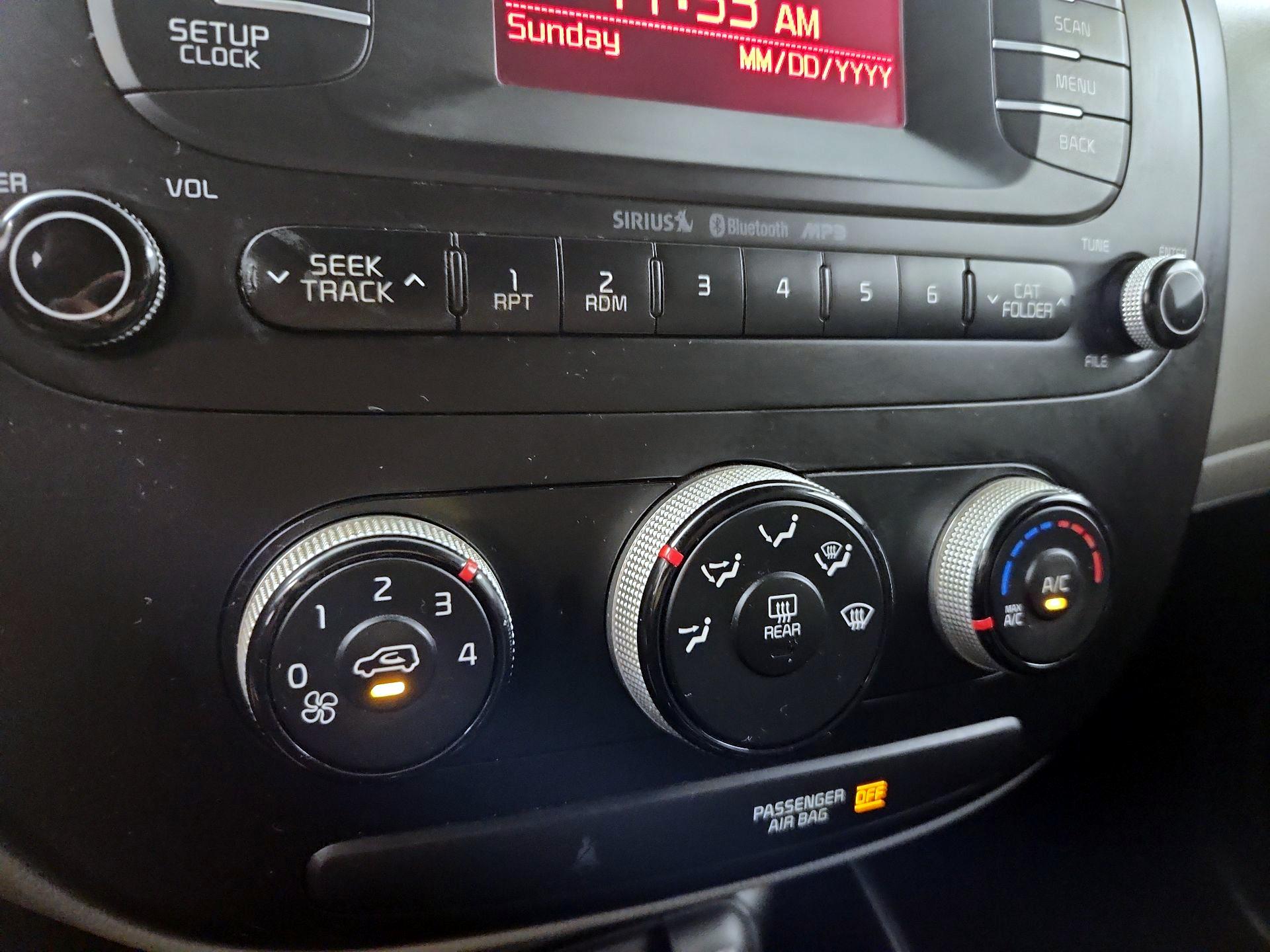 Thumbnail: 2015 Kia Soul - 15