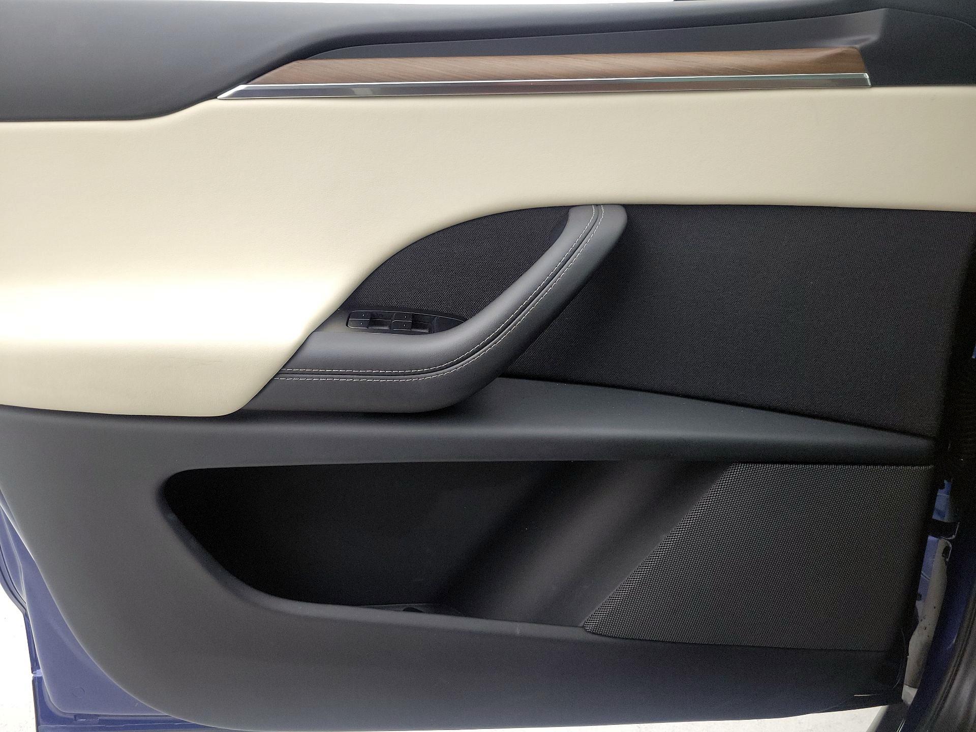 Thumbnail: 2023 Tesla Model X - 12