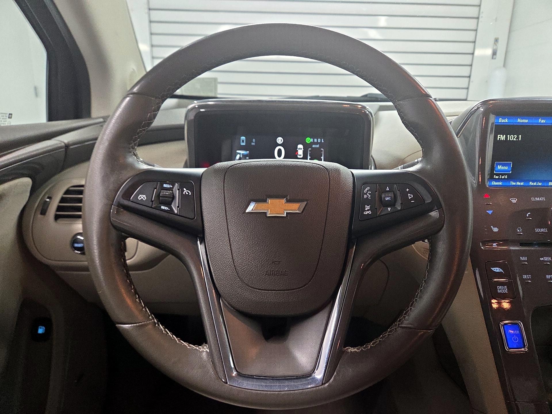 Thumbnail: 2015 Chevrolet Volt - 10