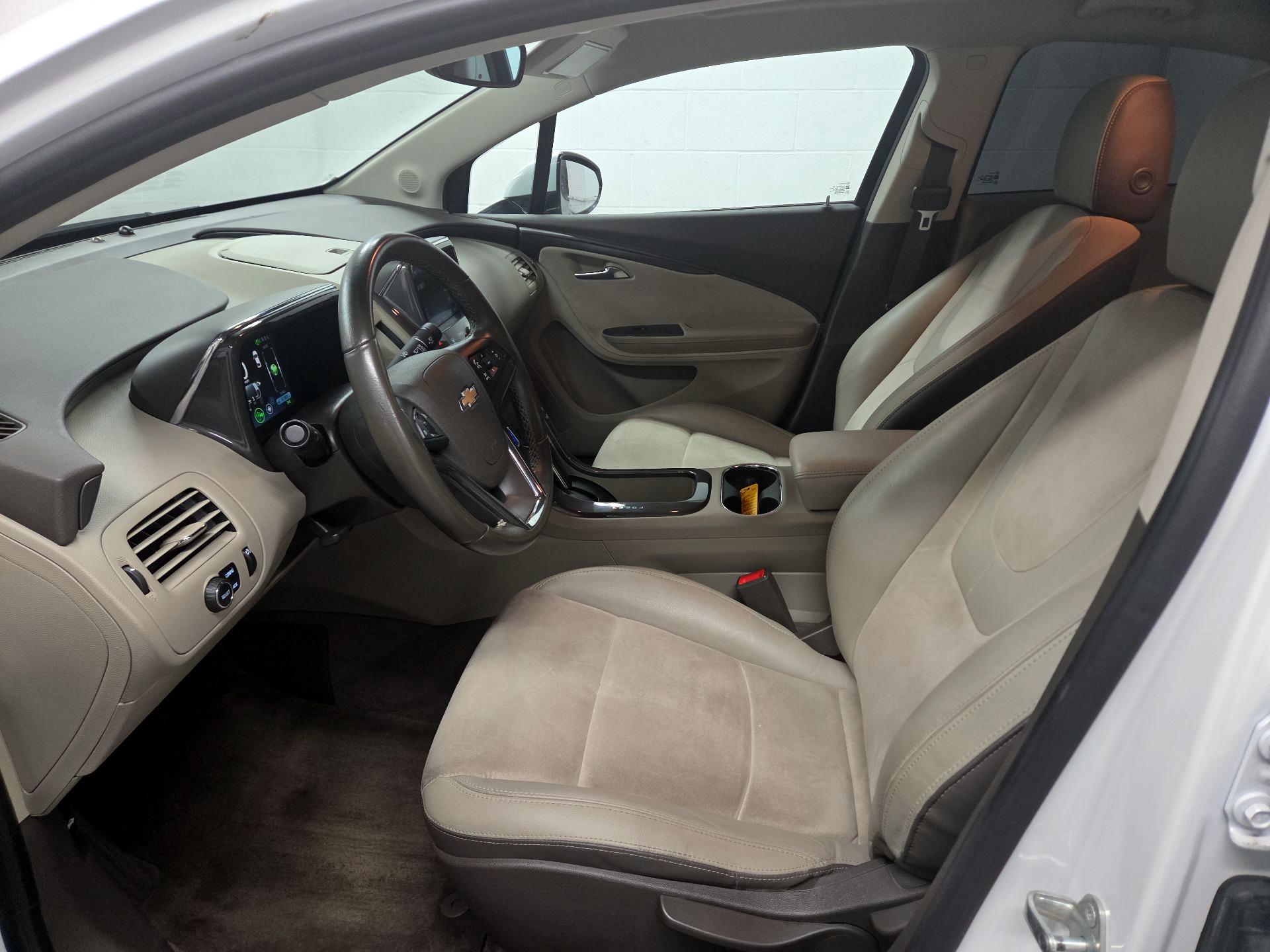 Thumbnail: 2015 Chevrolet Volt - 11