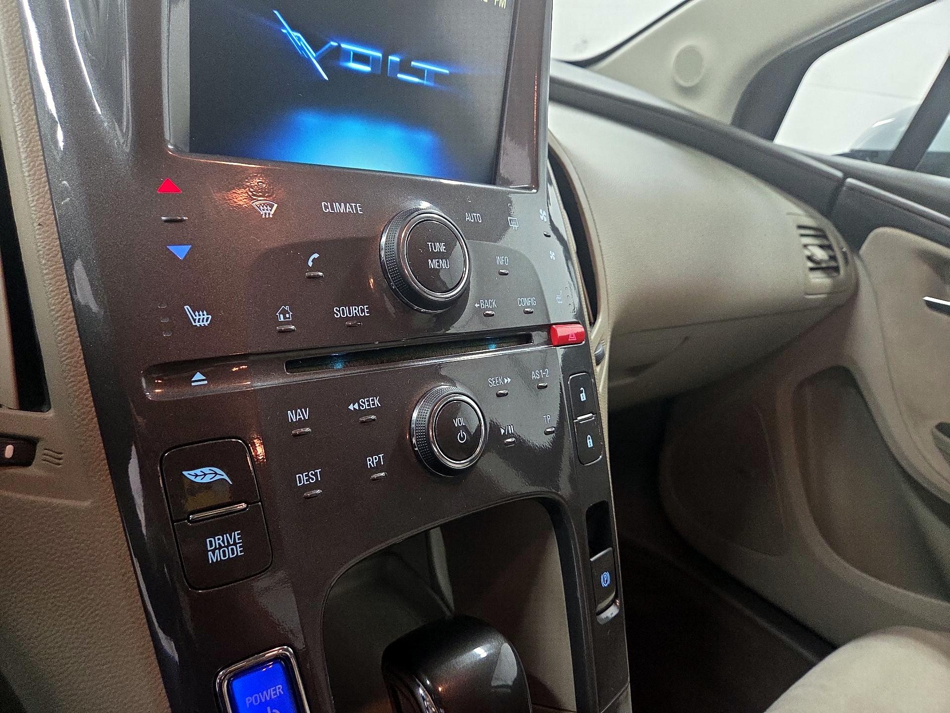 Thumbnail: 2015 Chevrolet Volt - 14