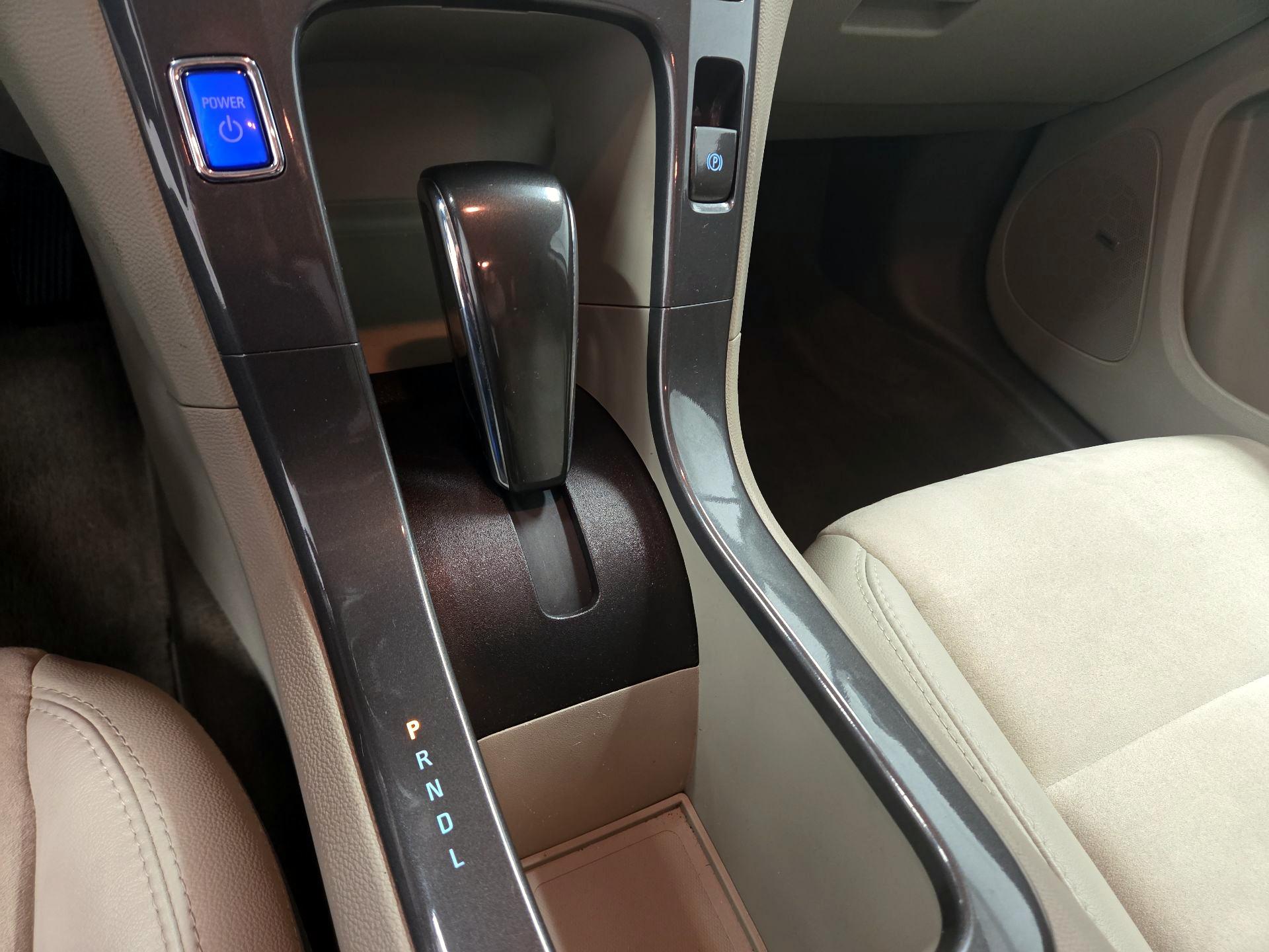 Thumbnail: 2015 Chevrolet Volt - 15