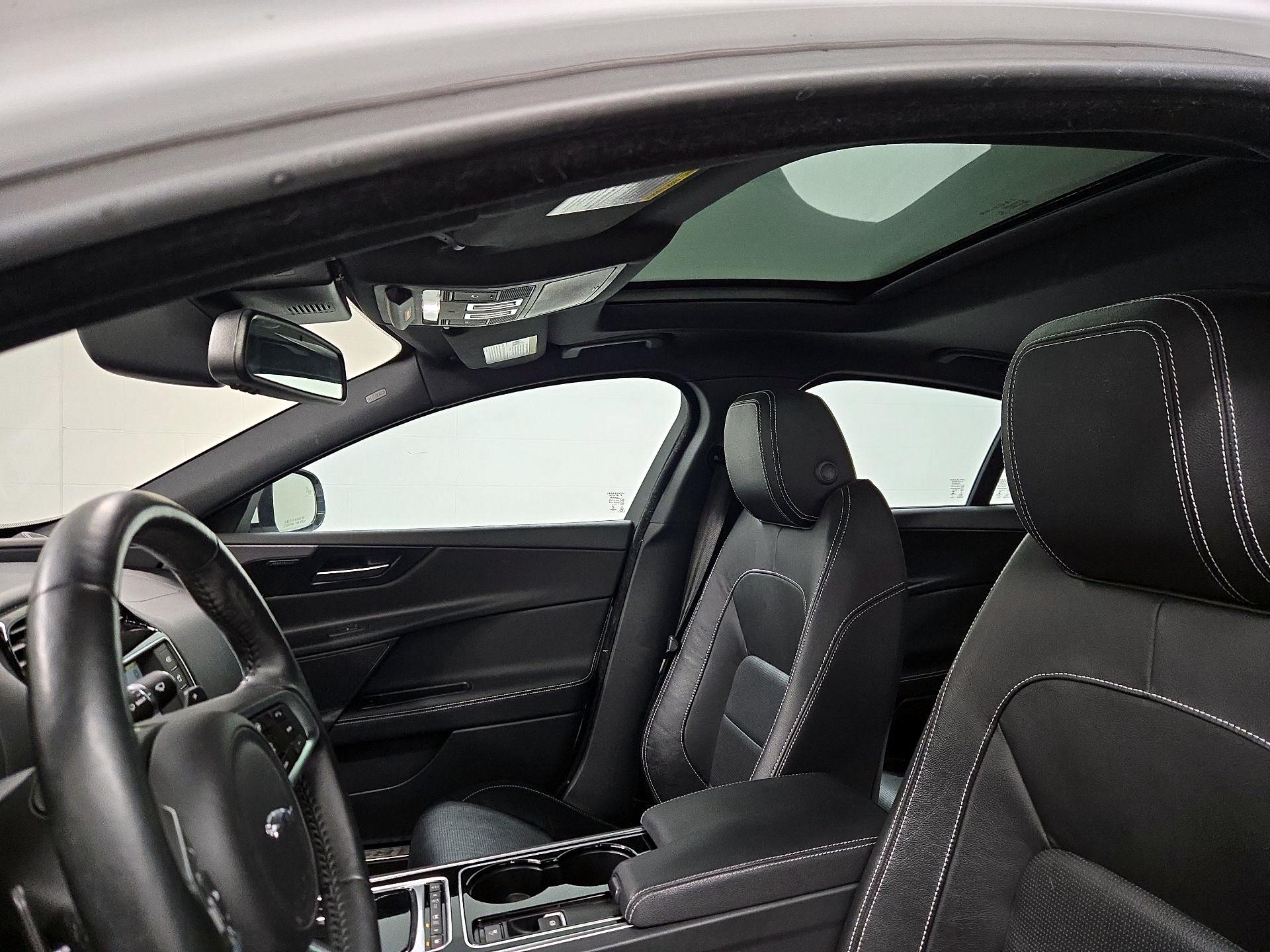 Thumbnail: 2017 Jaguar XE - 20