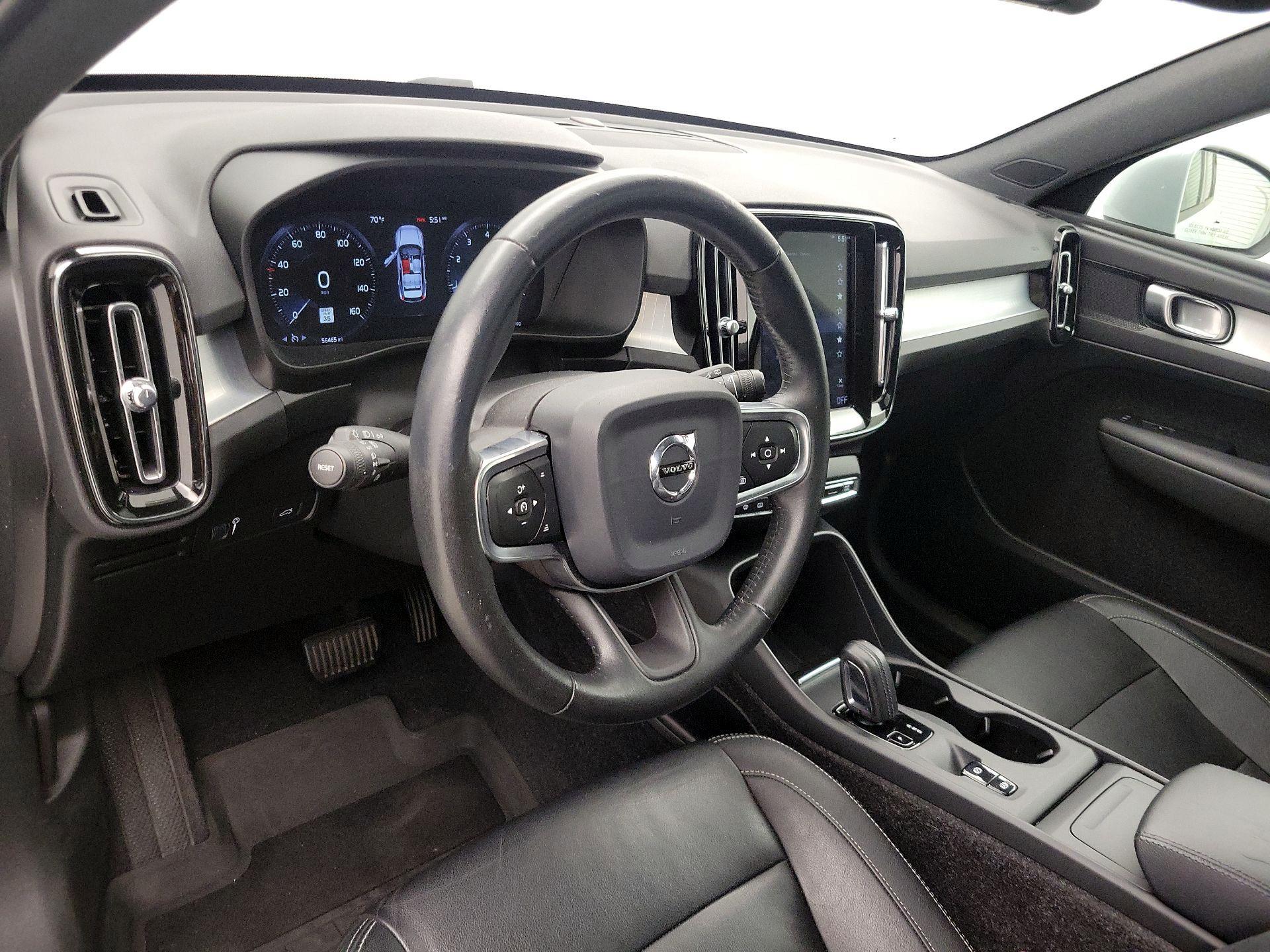 Thumbnail: 2020 Volvo XC40 - 9