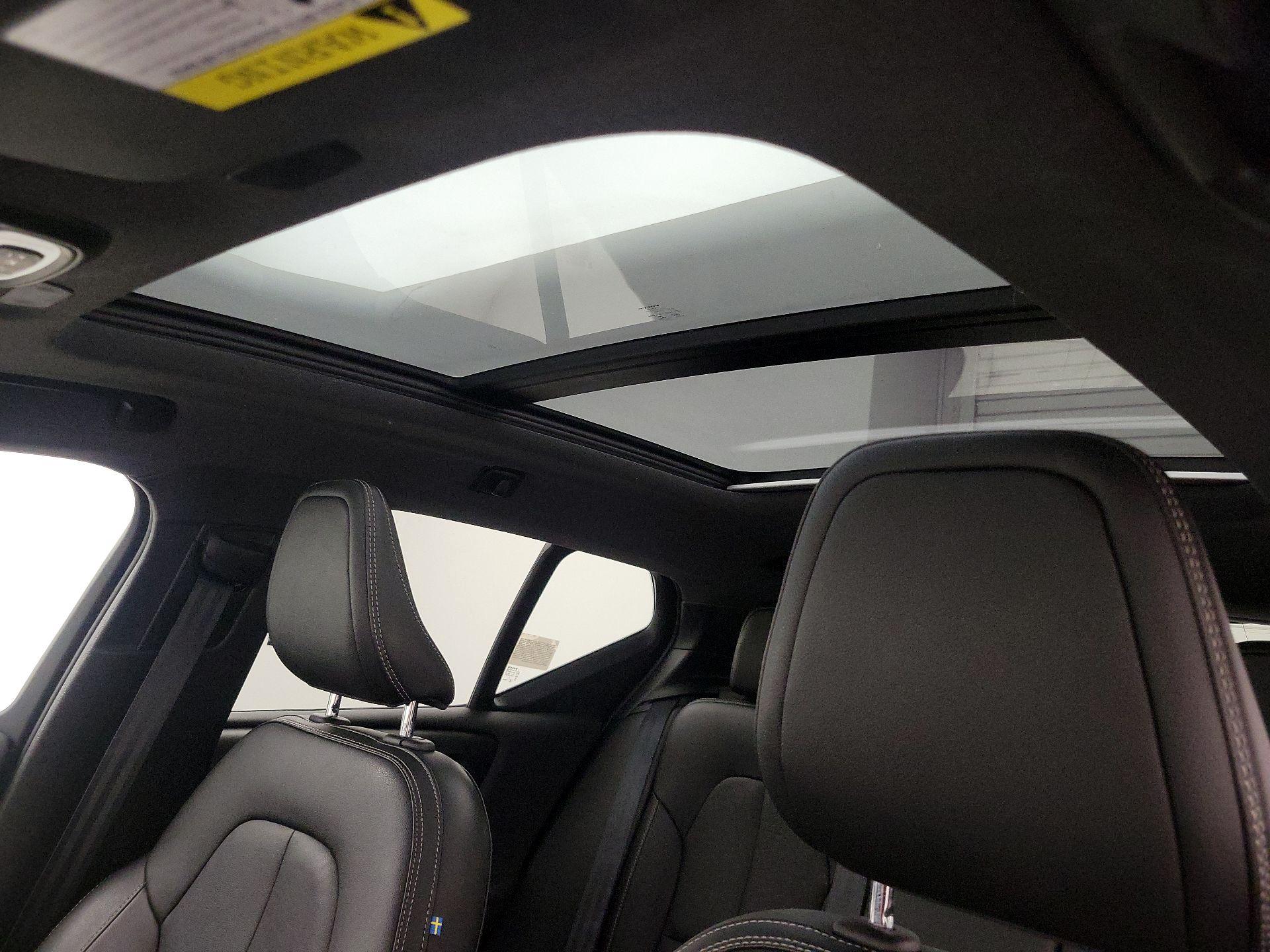 Thumbnail: 2020 Volvo XC40 - 19
