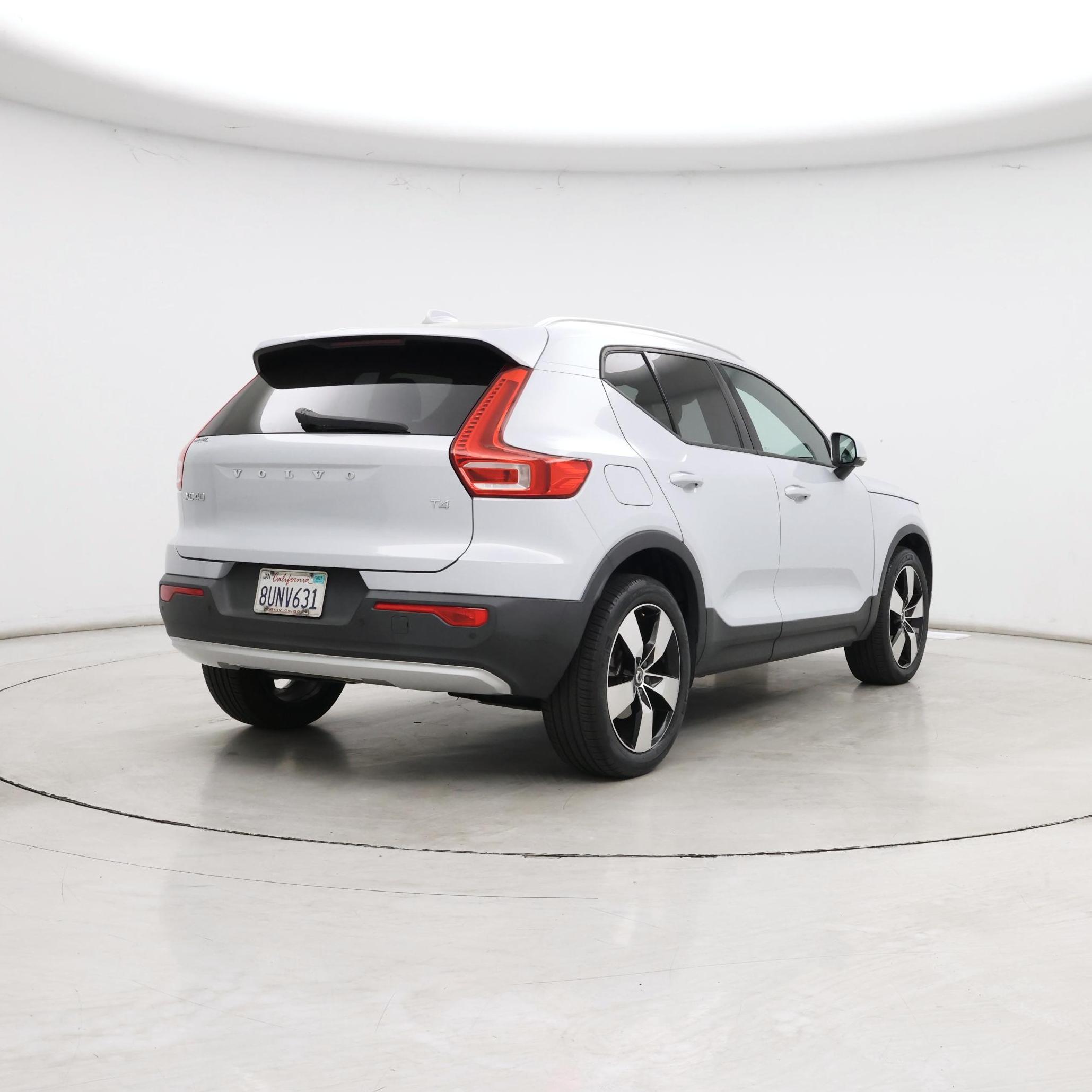 Thumbnail: 2020 Volvo XC40 - 8