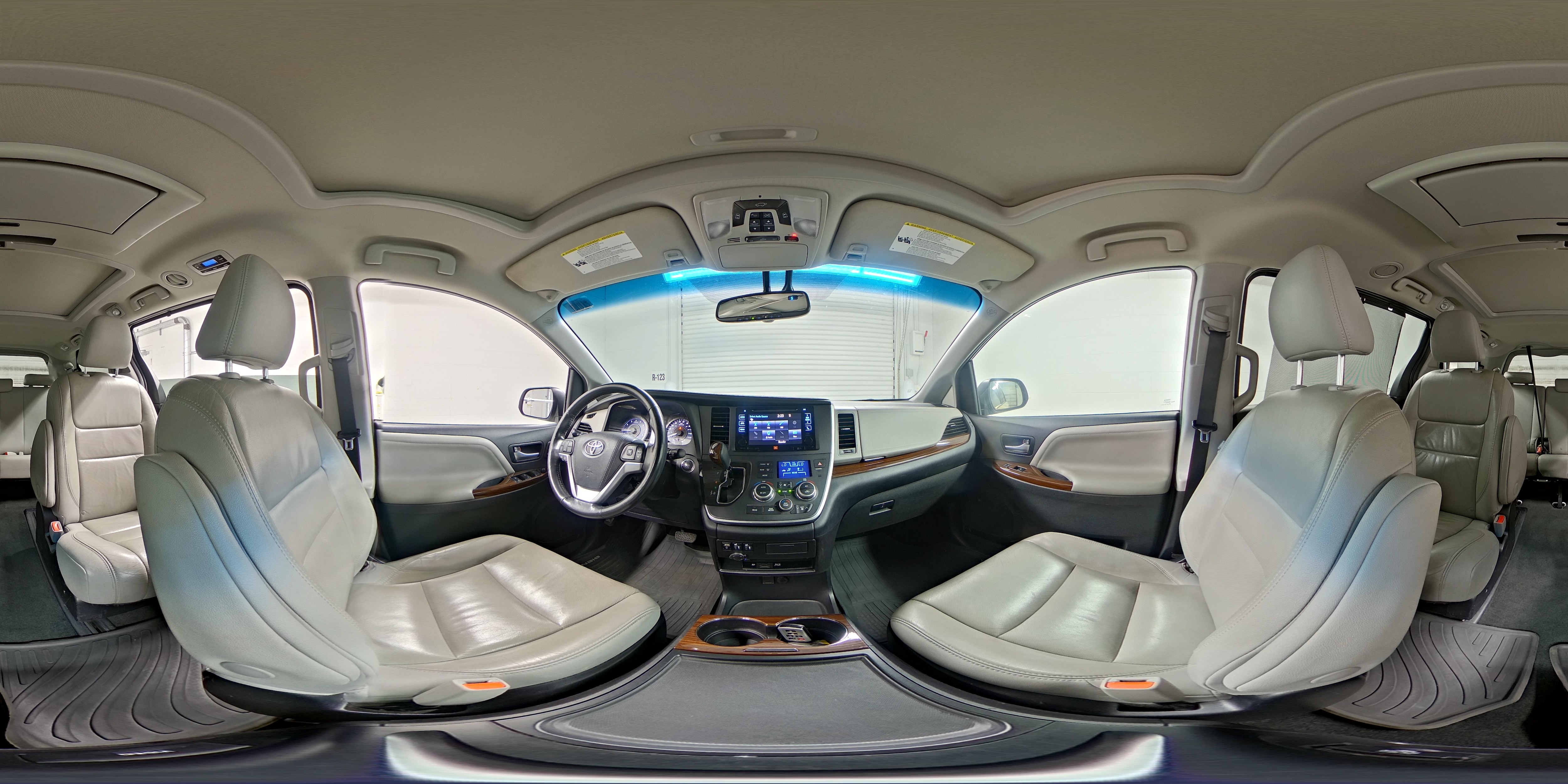 2017 Toyota Sienna Limited - Photo 23