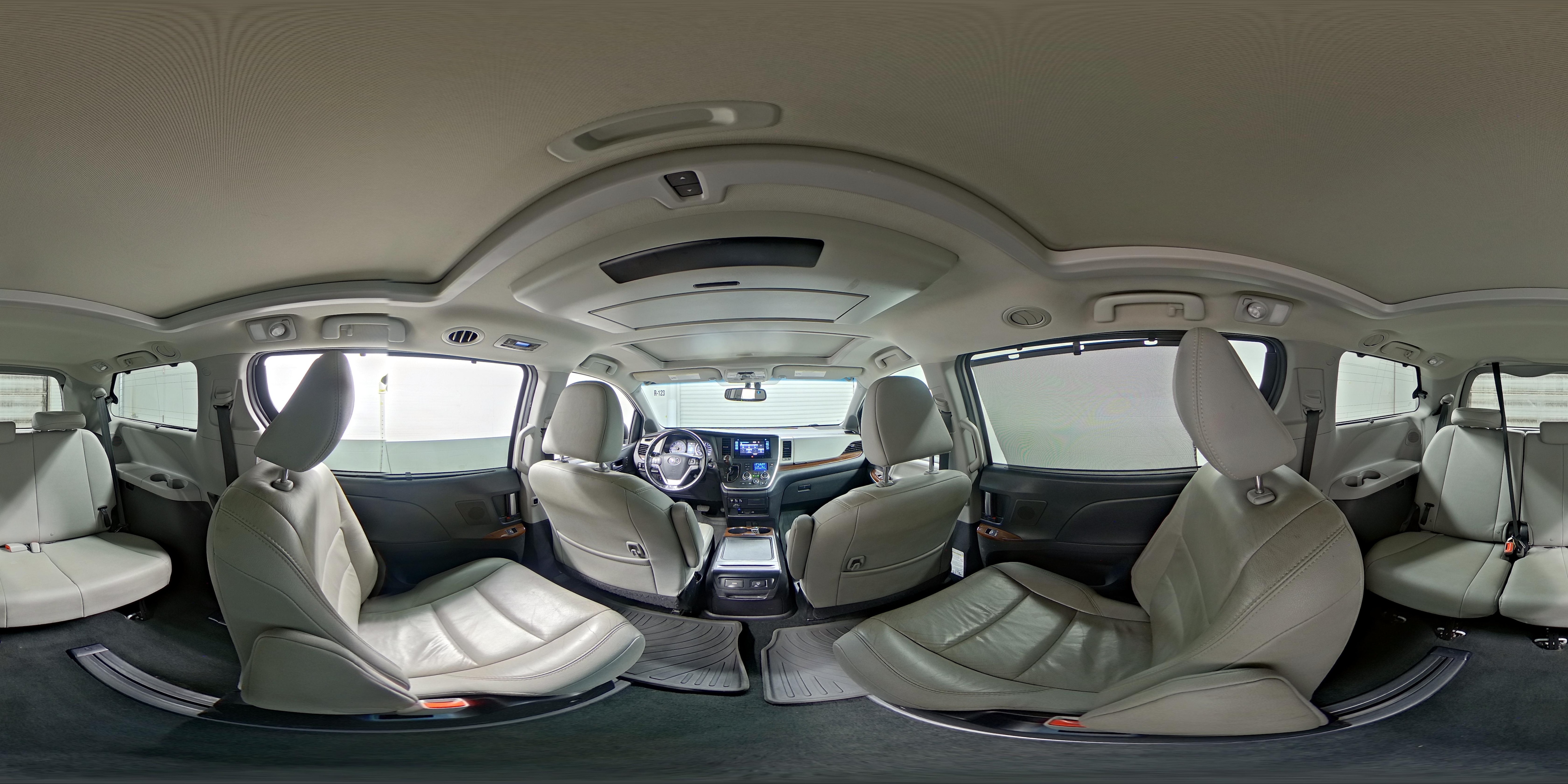 2017 Toyota Sienna Limited - Photo 24