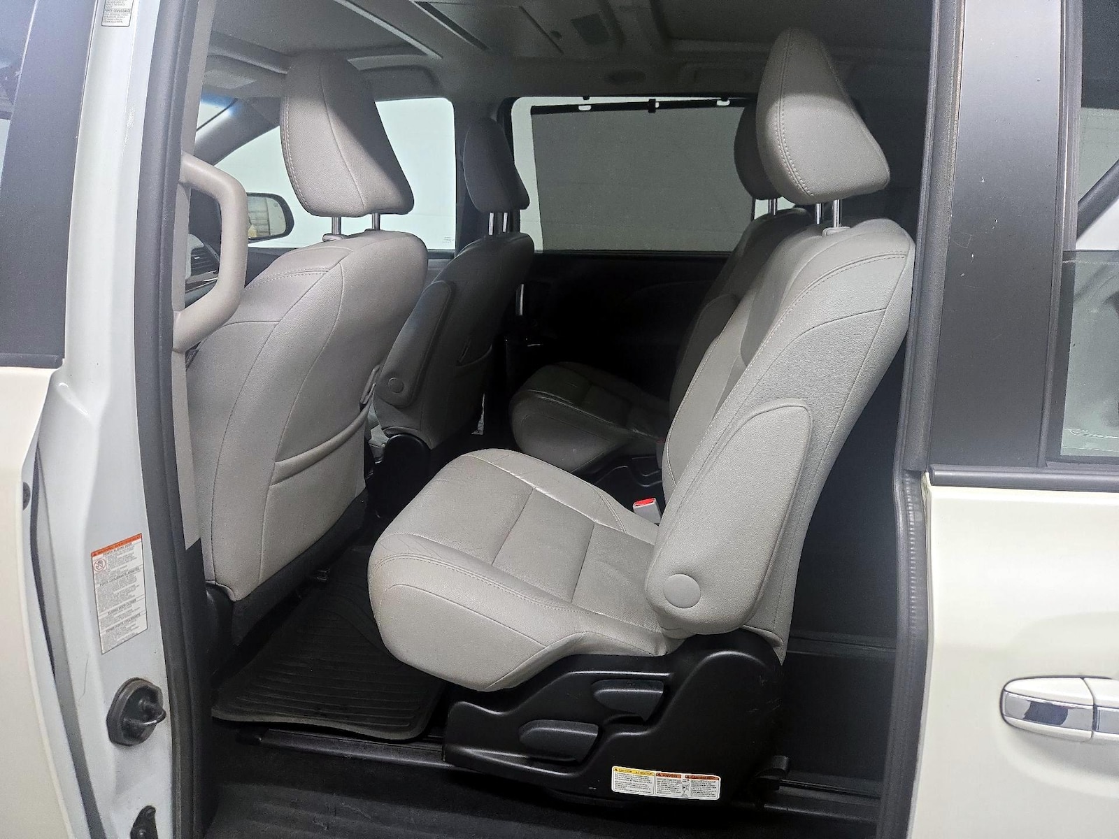 2017 Toyota Sienna Limited - Photo 19