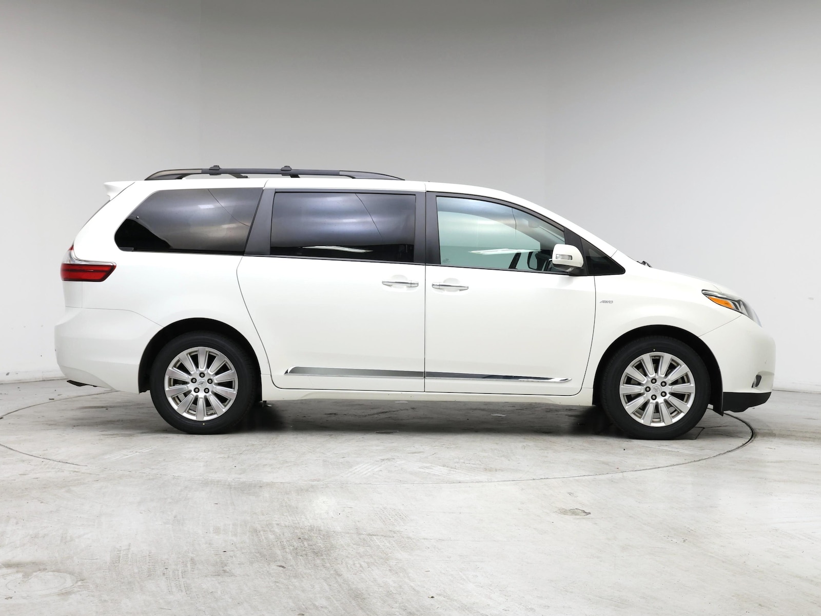 2017 Toyota Sienna Limited - Photo 8