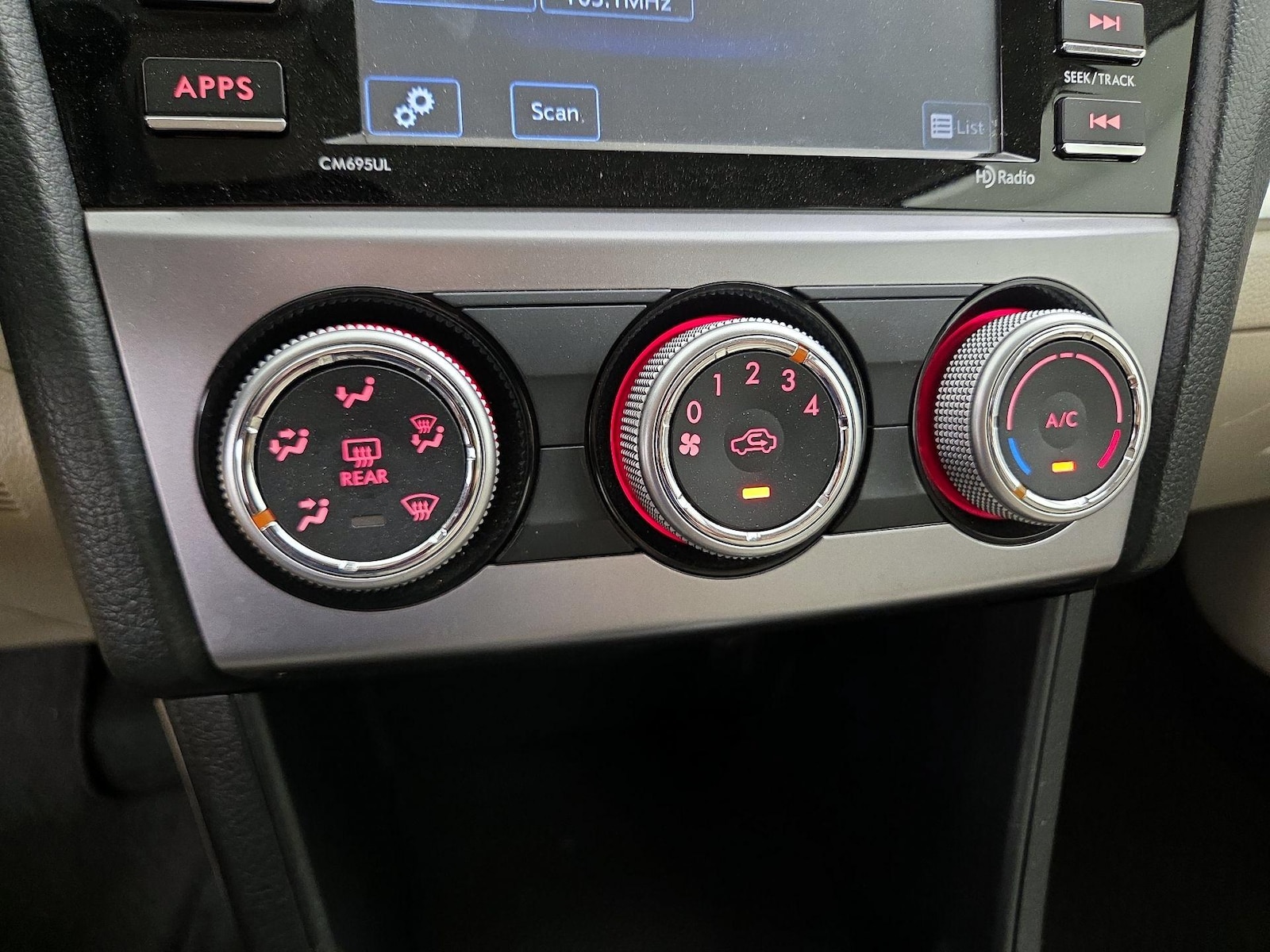 2016 Subaru Impreza Premium - Photo 16