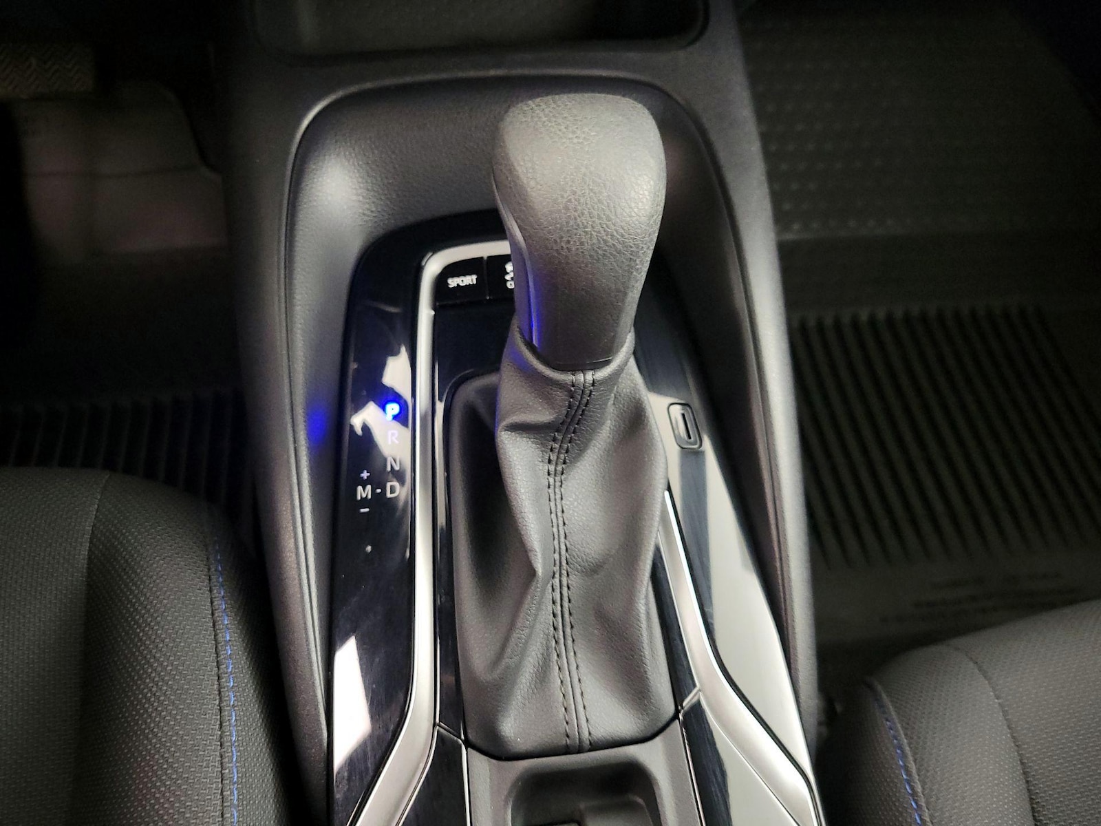 2022 Toyota Corolla SE - Photo 18