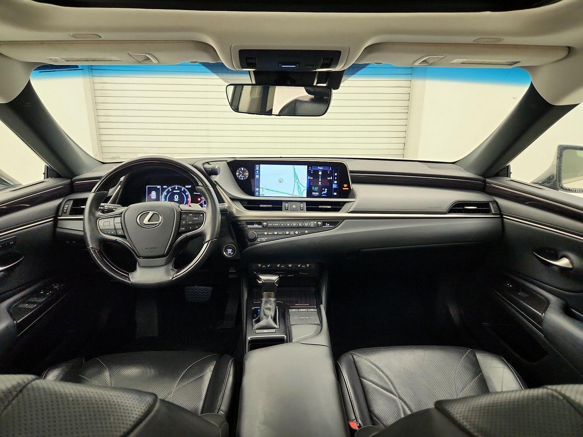 Thumbnail: 2019 Lexus ES - 9