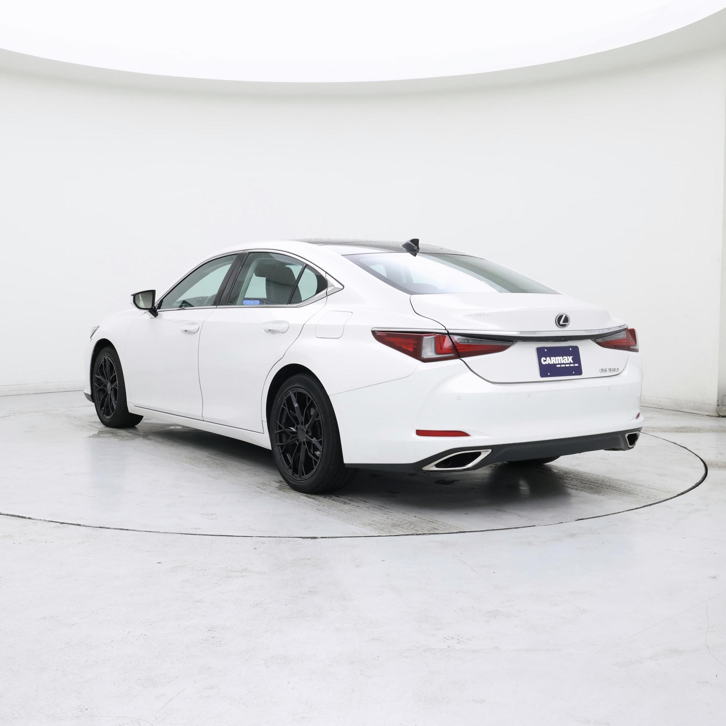 Thumbnail: 2019 Lexus ES - 2