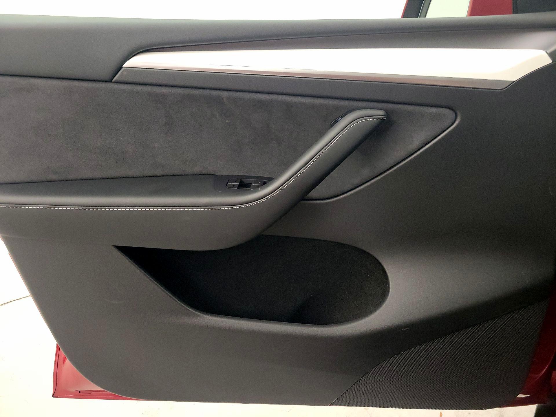 Thumbnail: 2023 Tesla Model Y - 12