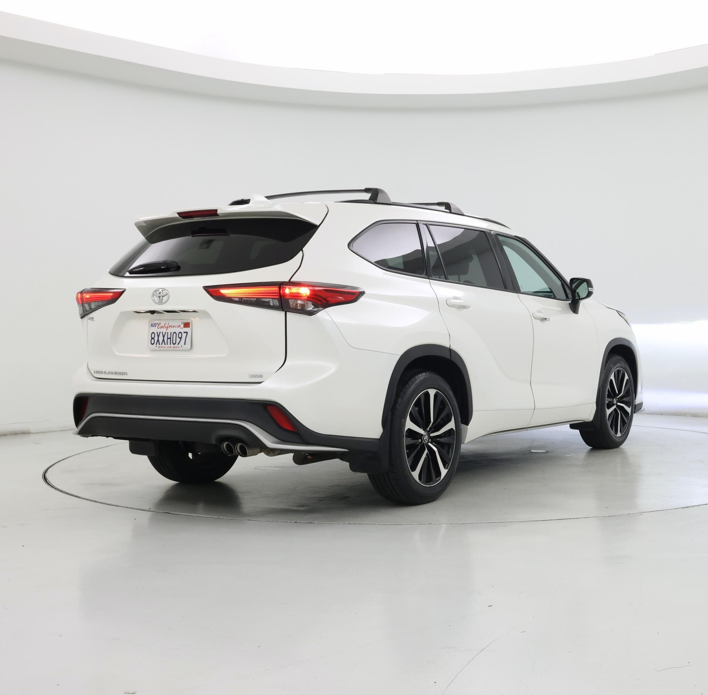 Thumbnail: 2021 Toyota Highlander - 8