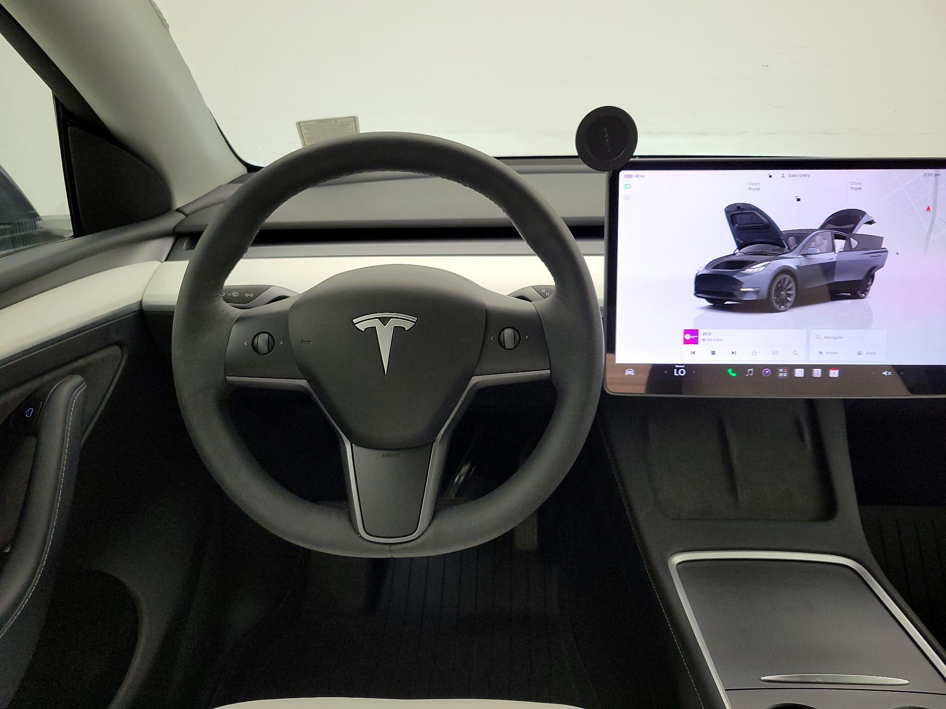 Thumbnail: 2023 Tesla Model Y - 10