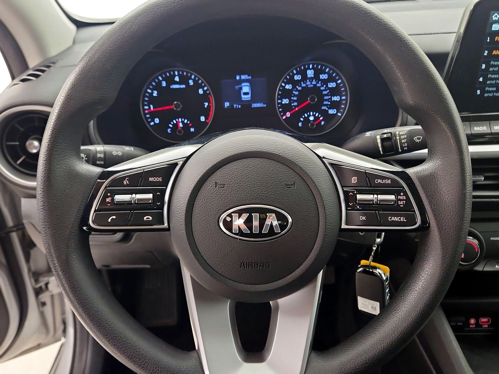 2020 Kia FORTE LXS - Photo 11