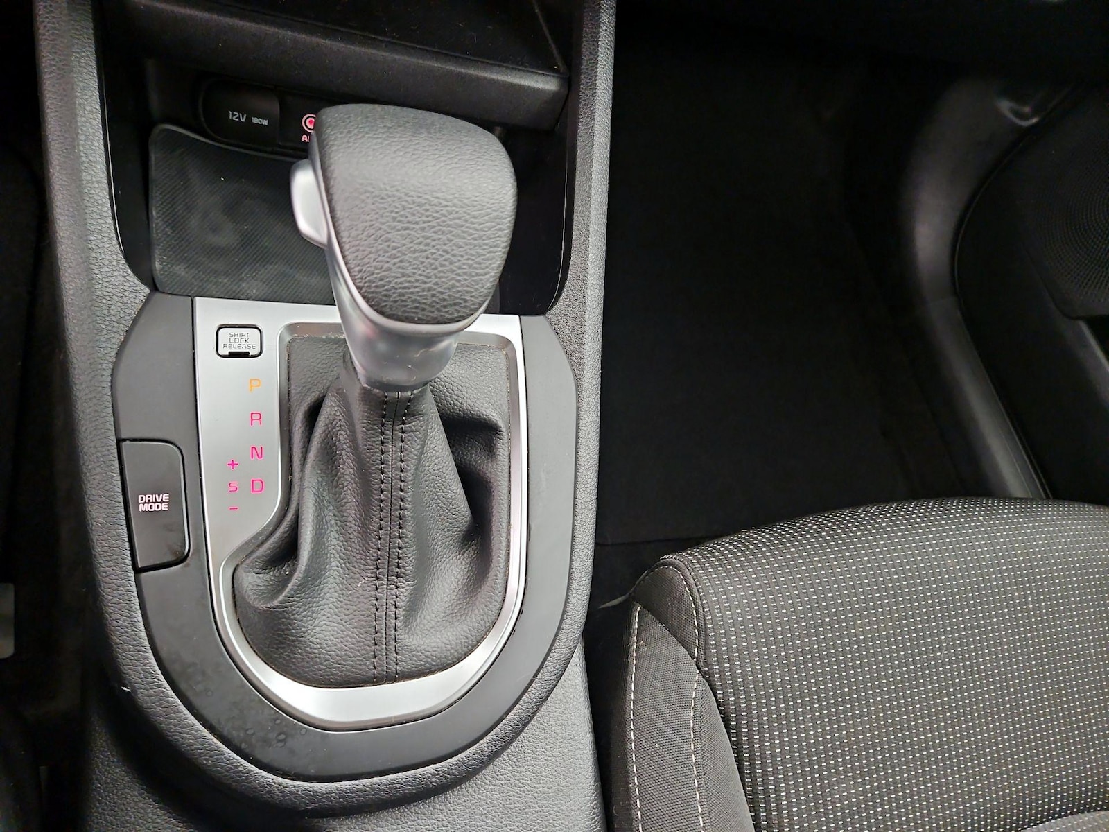 2020 Kia FORTE LXS - Photo 18