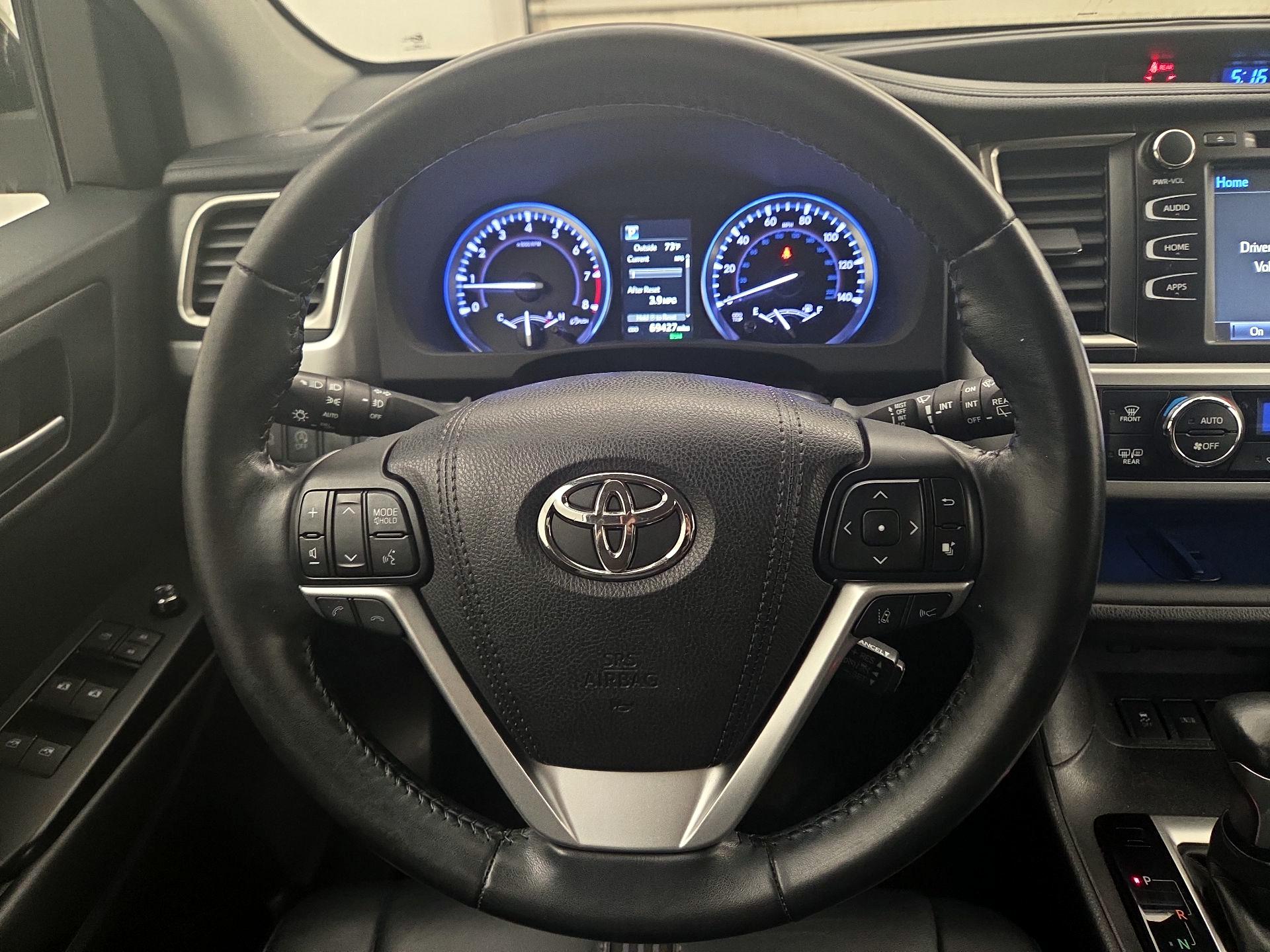 Thumbnail: 2018 Toyota Highlander - 10