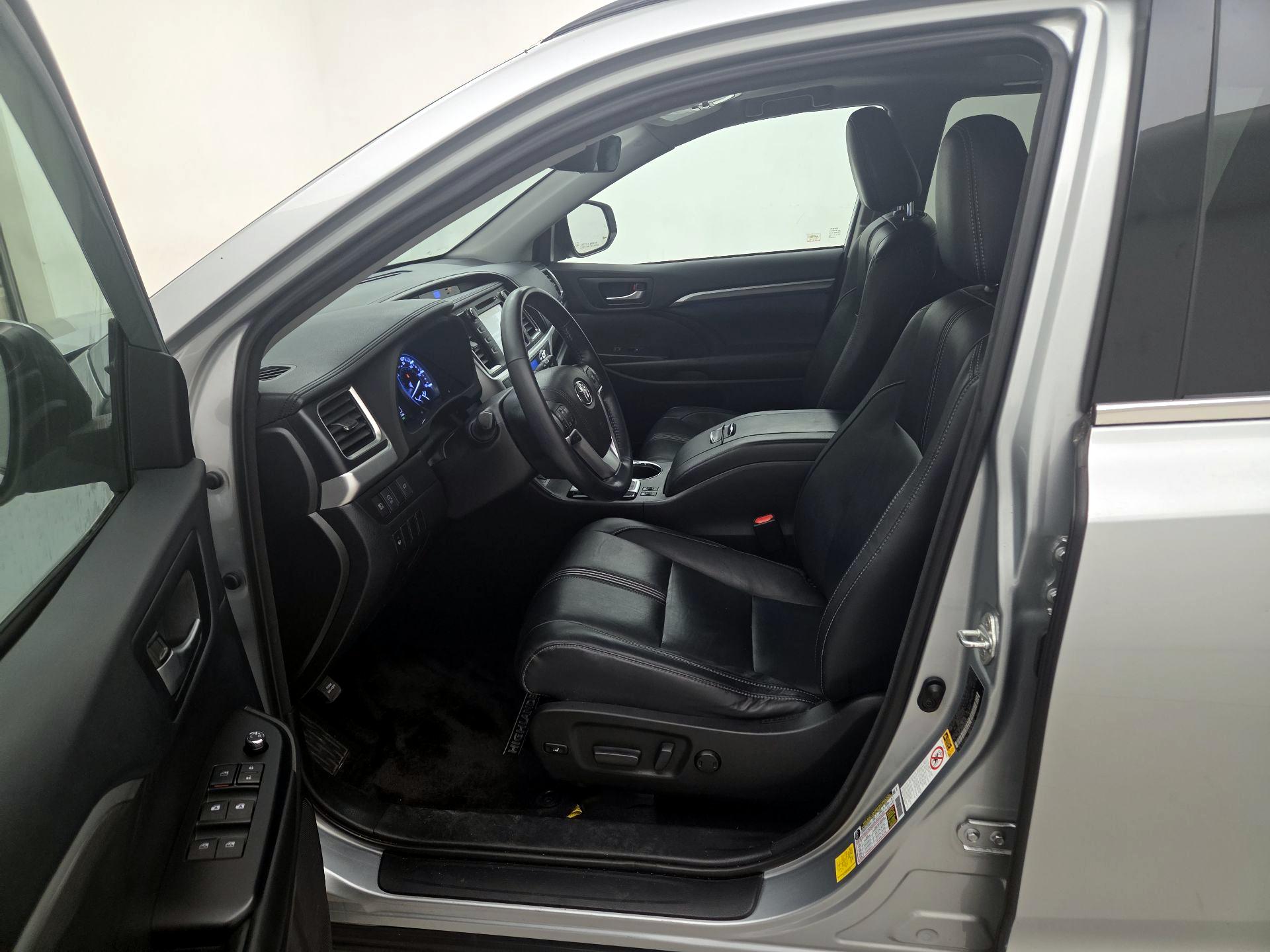 Thumbnail: 2018 Toyota Highlander - 11
