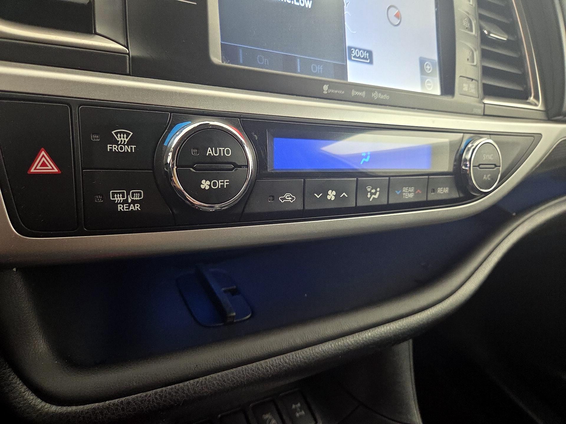 Thumbnail: 2018 Toyota Highlander - 17