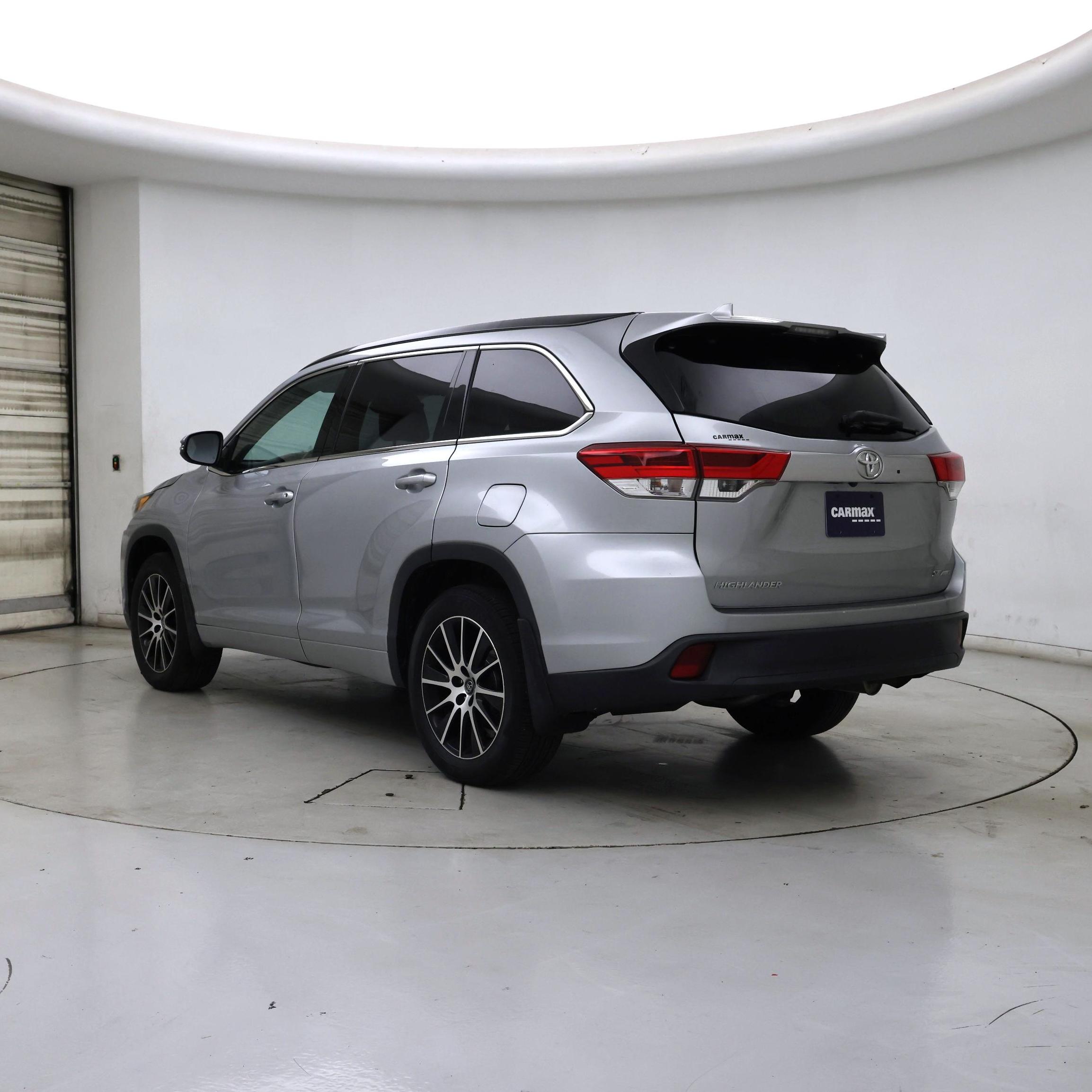 Thumbnail: 2018 Toyota Highlander - 2
