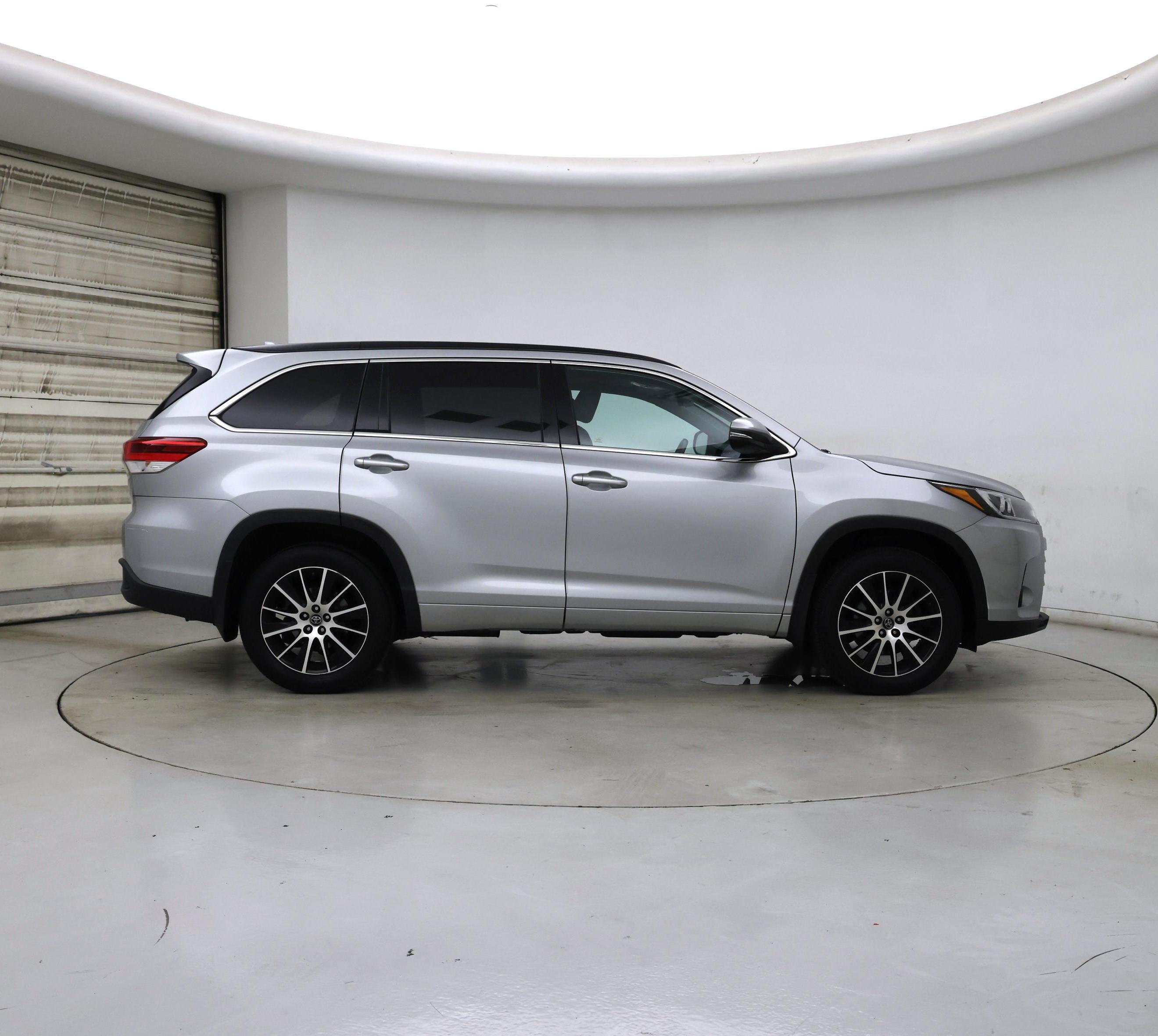 Thumbnail: 2018 Toyota Highlander - 7