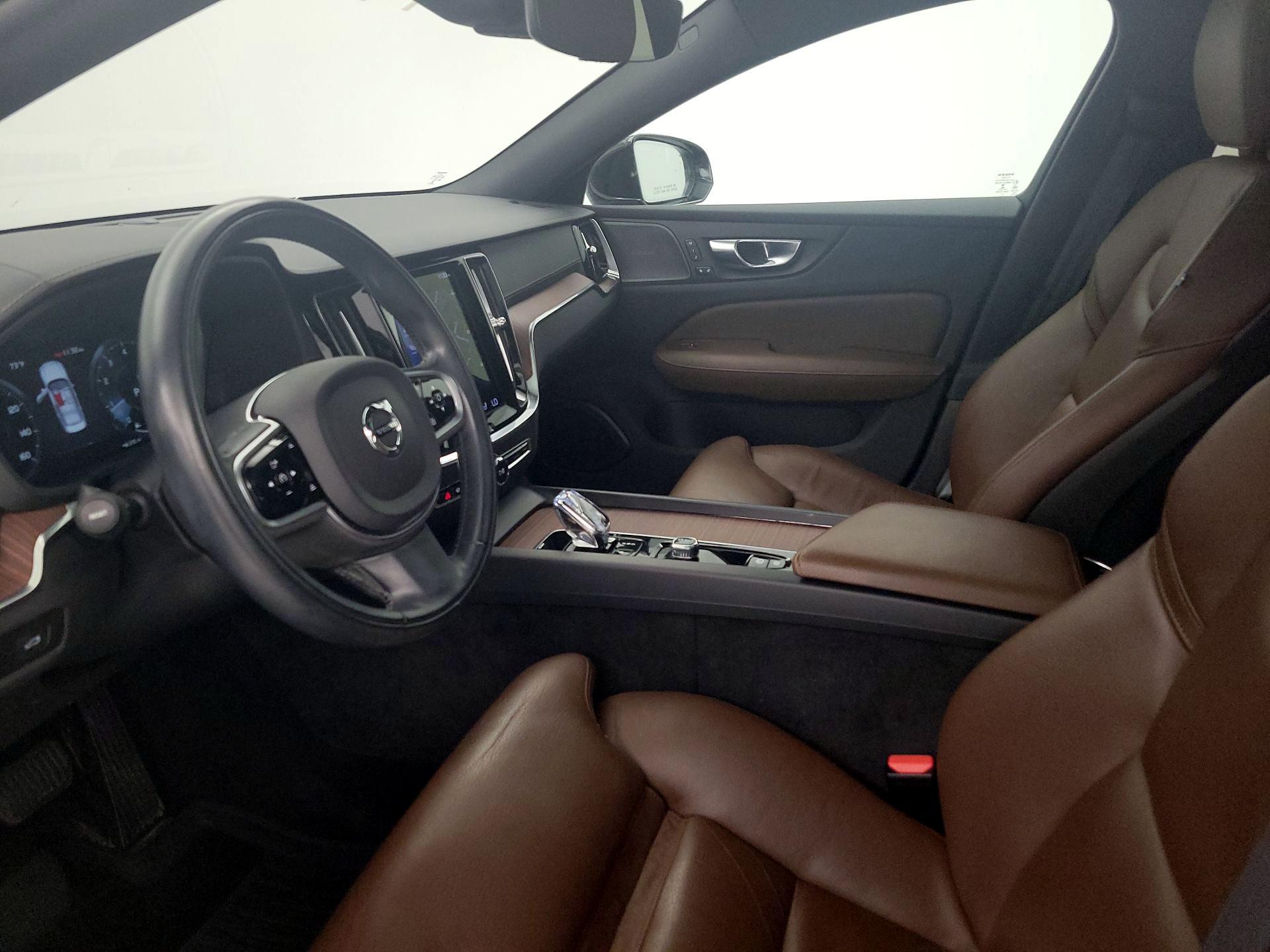 Thumbnail: 2022 Volvo S60 - 11