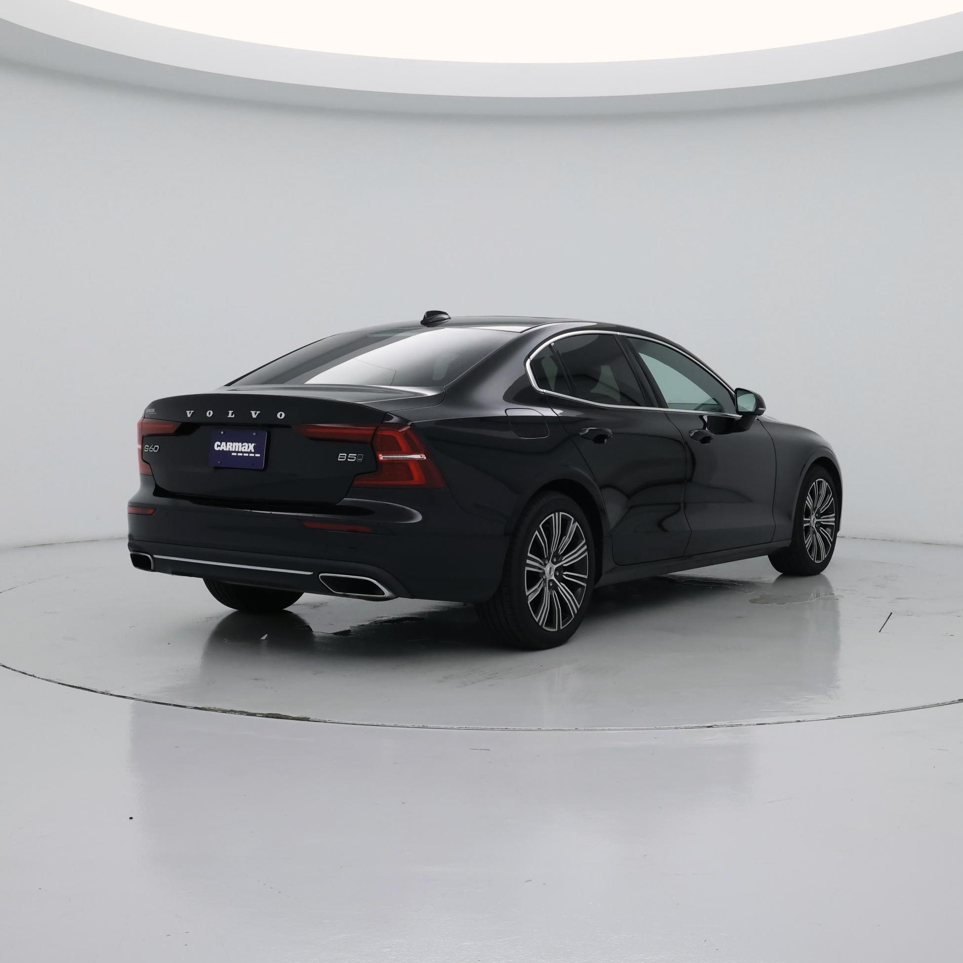 Thumbnail: 2022 Volvo S60 - 8